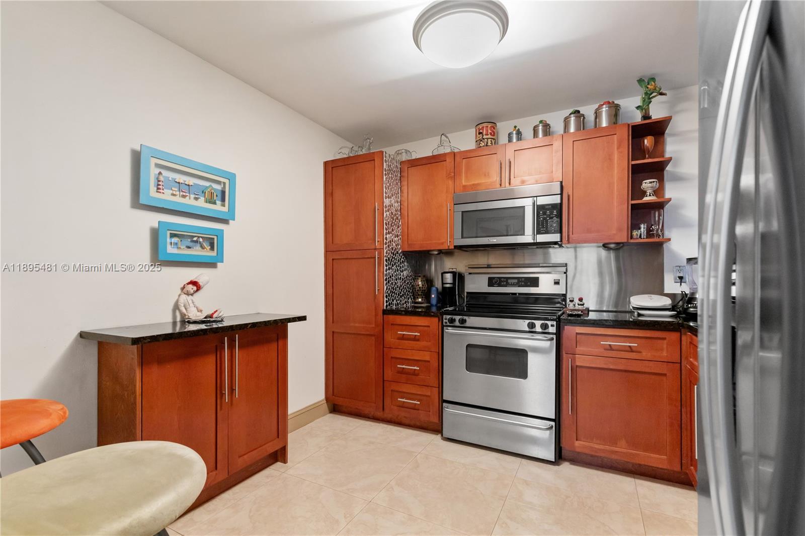 214 Poinciana Dr #204 Sunny Isles Beach, FL 33160