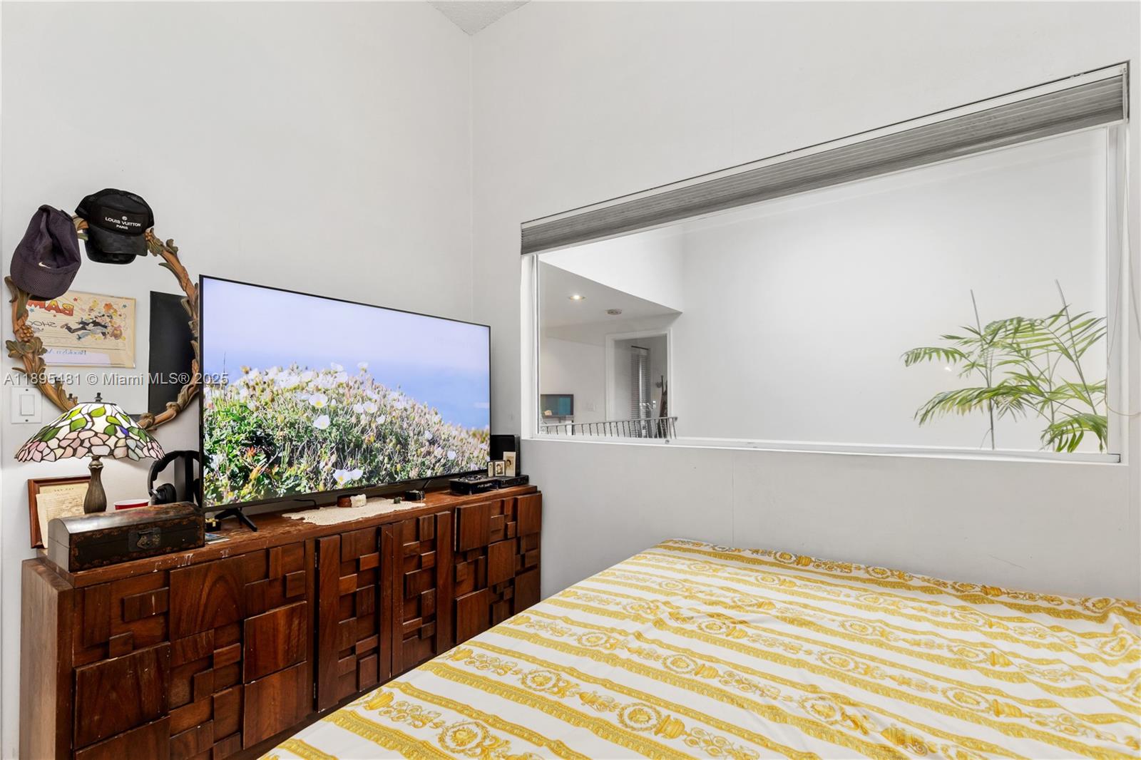 214 Poinciana Dr #204 Sunny Isles Beach, FL 33160