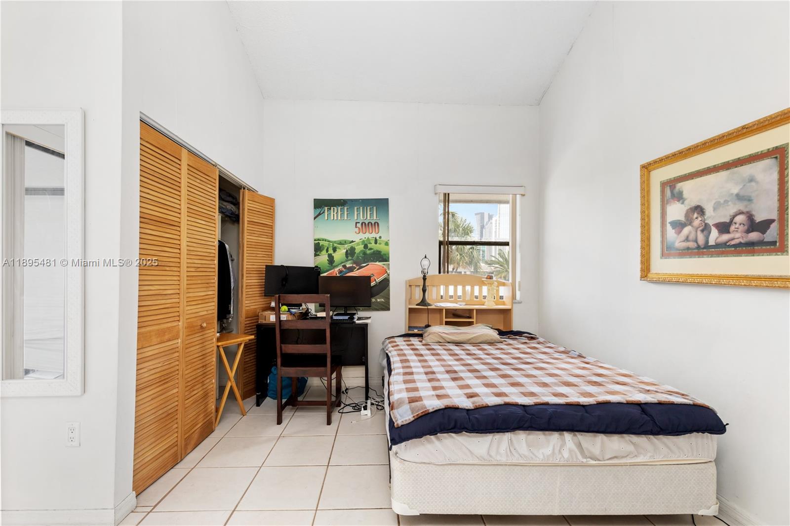 214 Poinciana Dr #204 Sunny Isles Beach, FL 33160