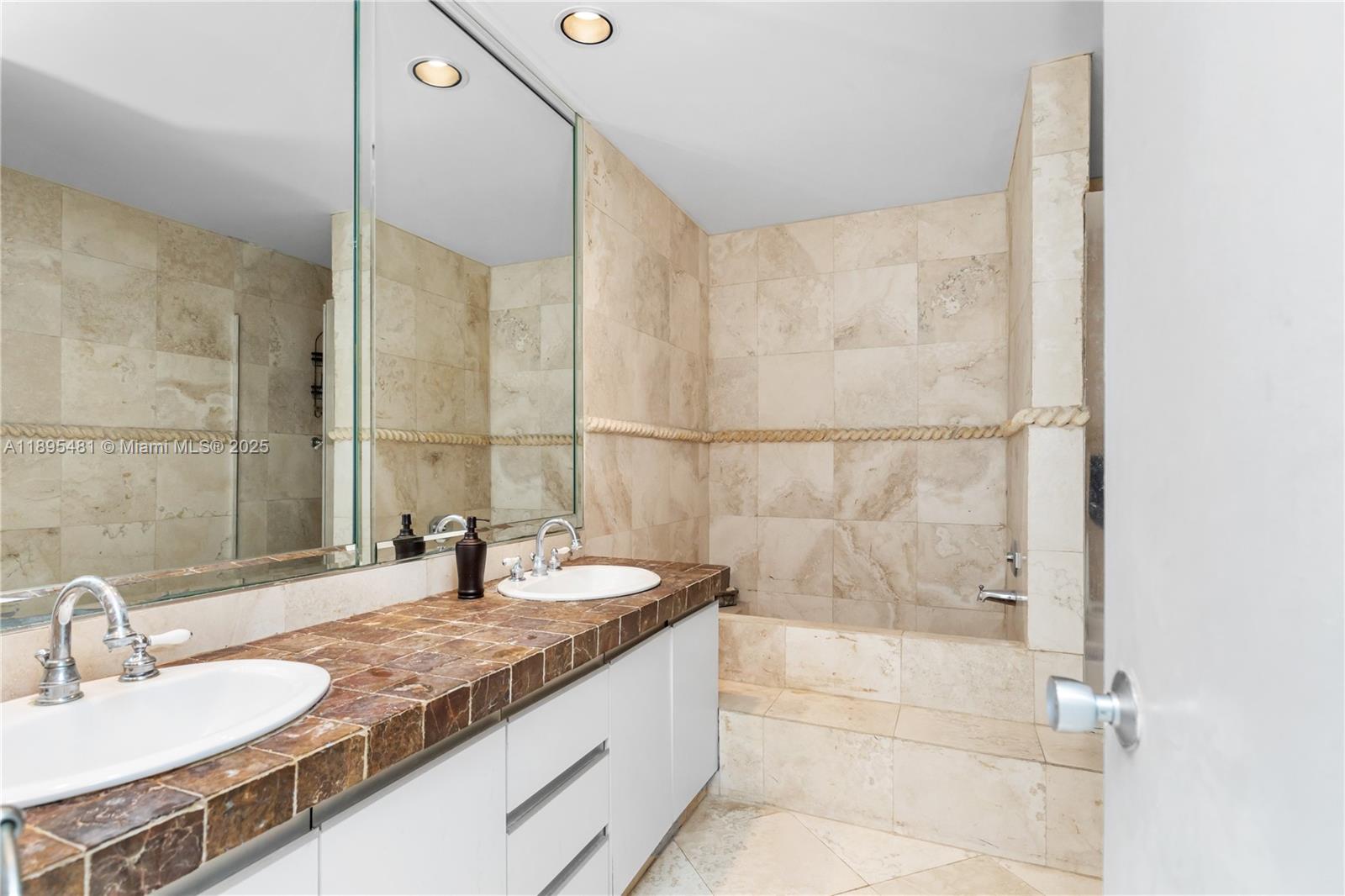 214 Poinciana Dr #204 Sunny Isles Beach, FL 33160