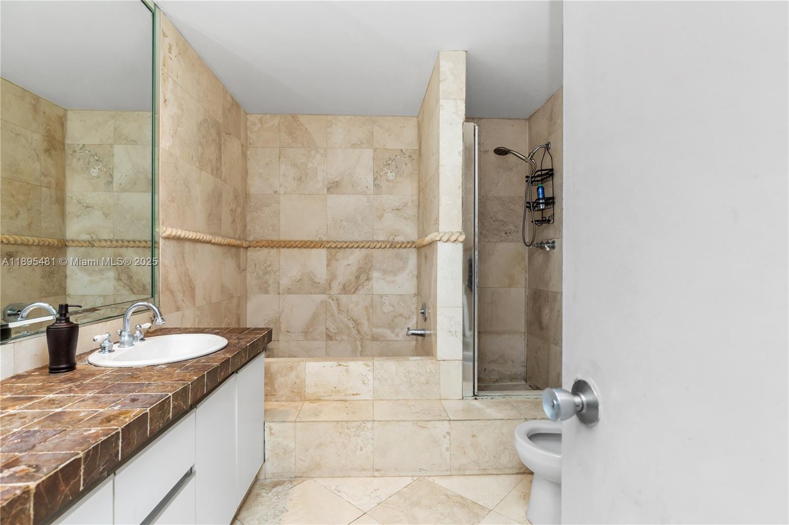 214 Poinciana Dr #204 Sunny Isles Beach, FL 33160