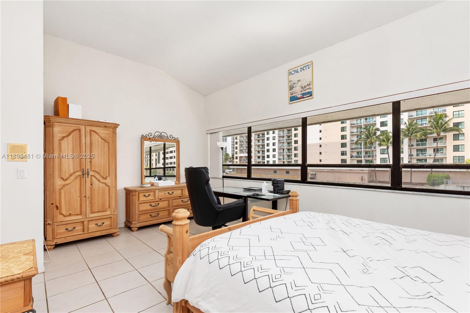 214 Poinciana Dr #204 Sunny Isles Beach, FL 33160