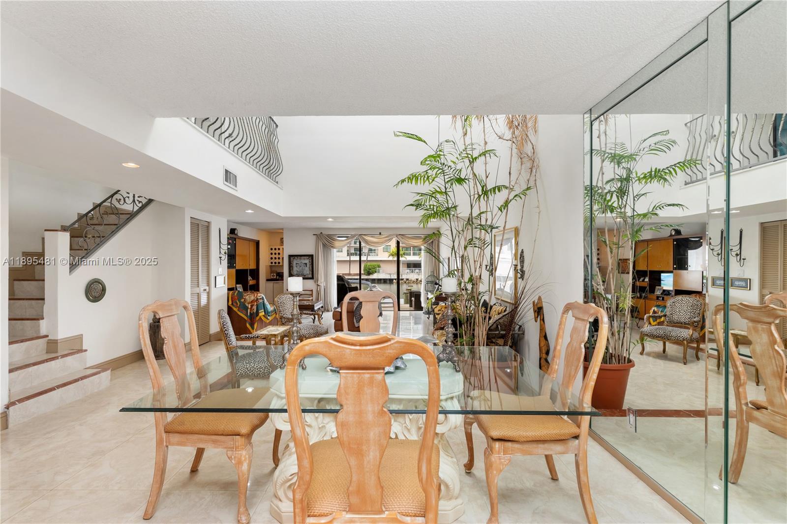 214 Poinciana Dr #204 Sunny Isles Beach, FL 33160