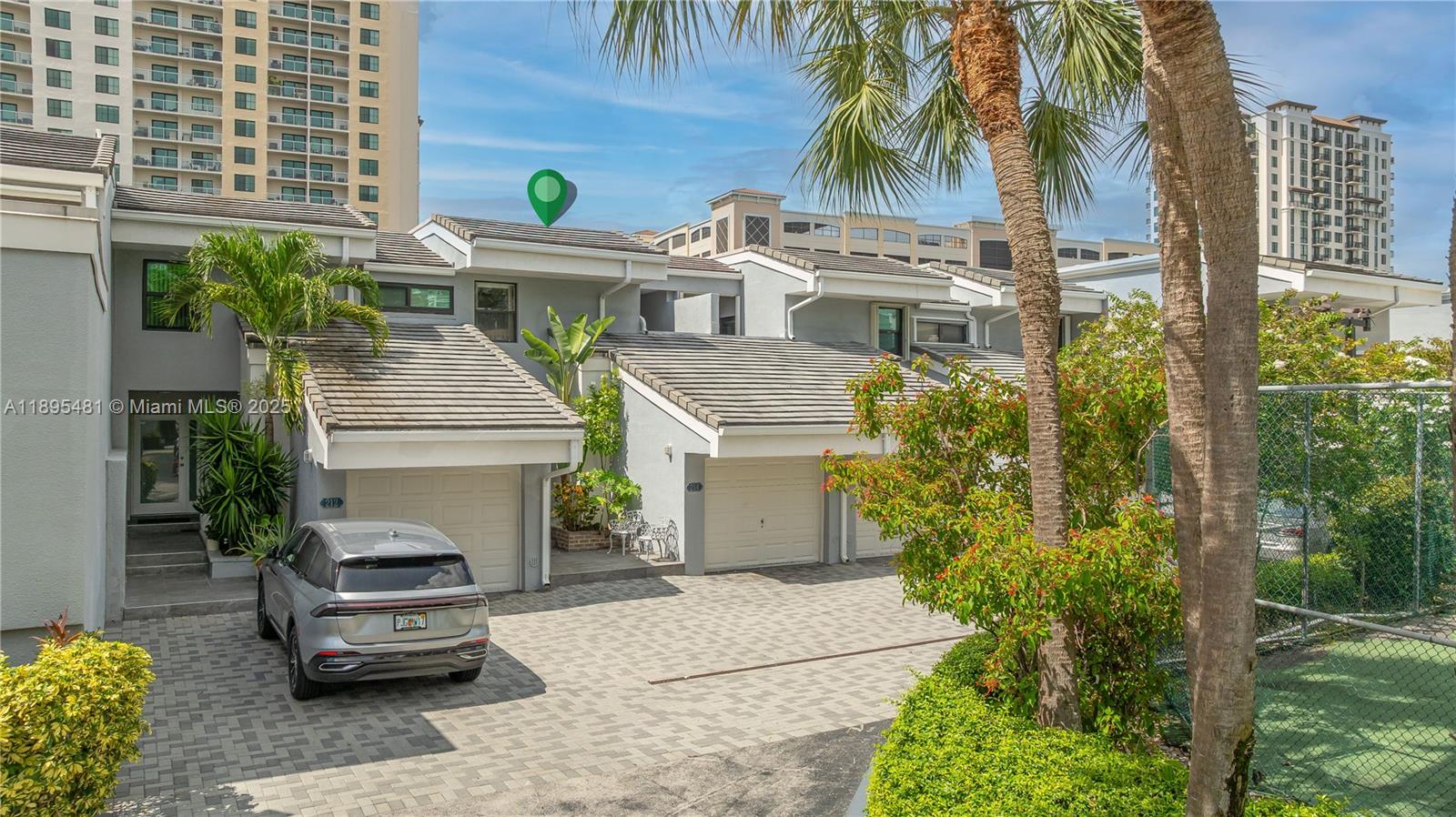 214 Poinciana Dr #204 Sunny Isles Beach, FL 33160