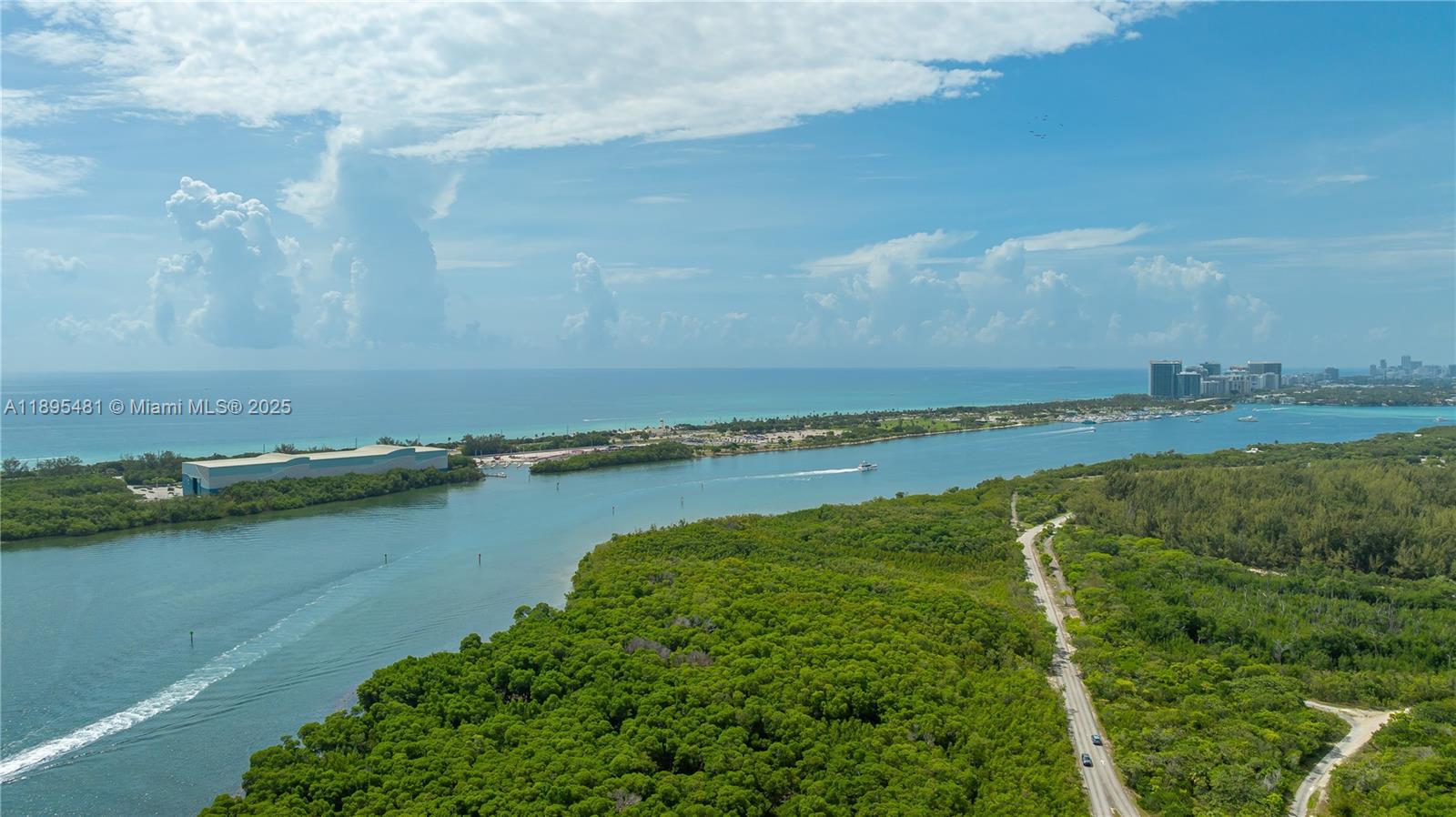 214 Poinciana Dr #204 Sunny Isles Beach, FL 33160