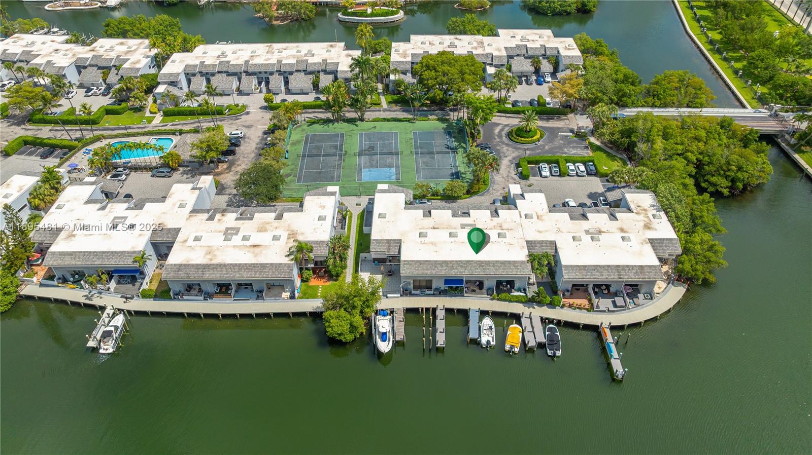 214 Poinciana Dr #204 Sunny Isles Beach, FL 33160