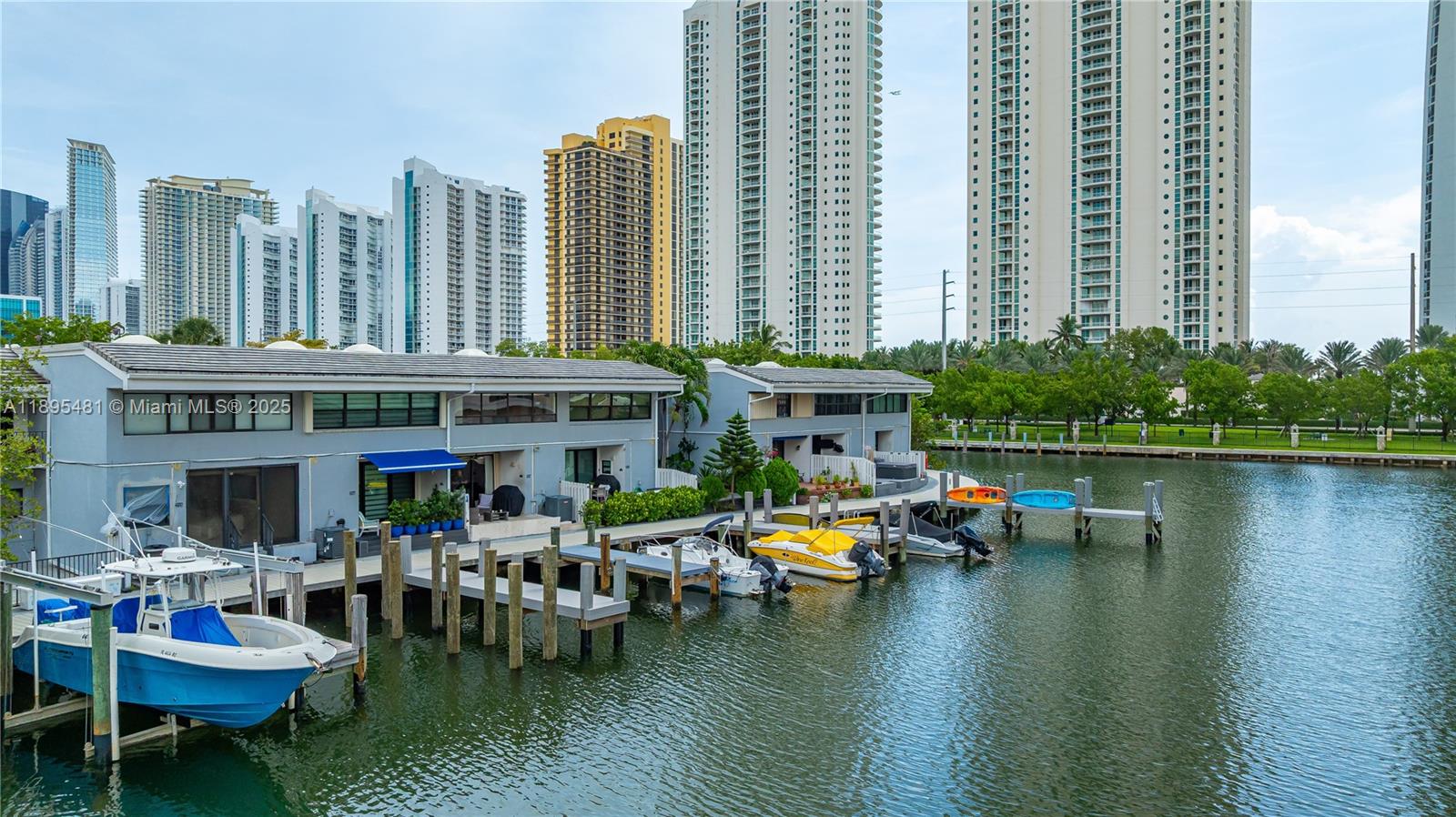 214 Poinciana Dr #204 Sunny Isles Beach, FL 33160