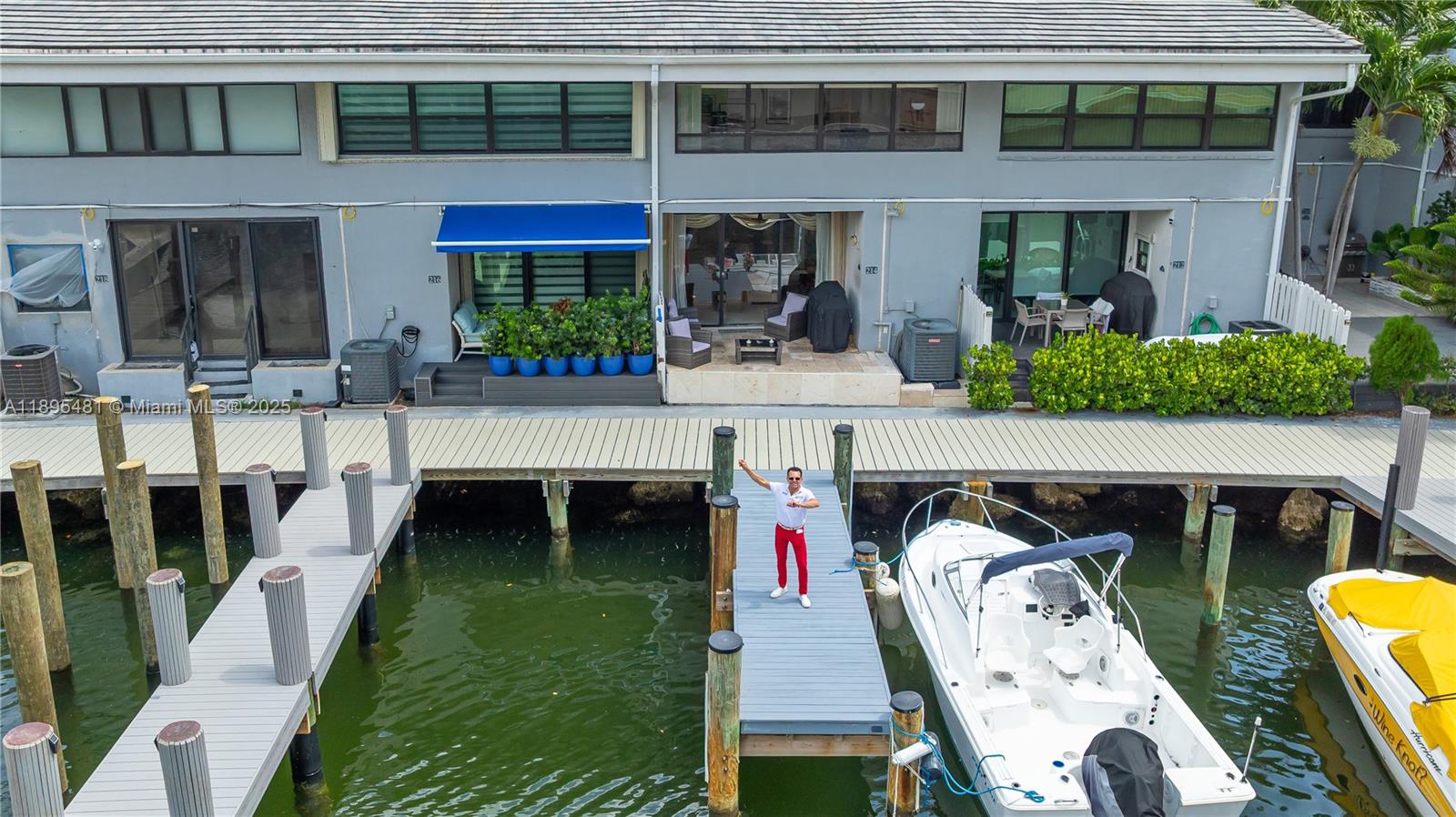 214 Poinciana Dr #204 Sunny Isles Beach, FL 33160