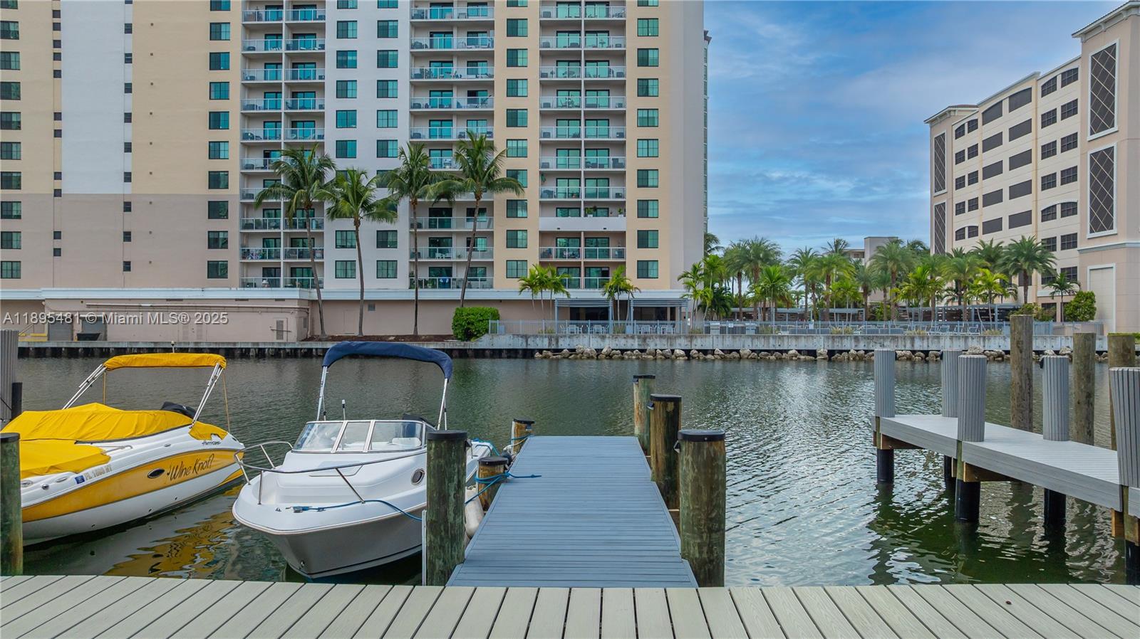 214 Poinciana Dr #204 Sunny Isles Beach, FL 33160