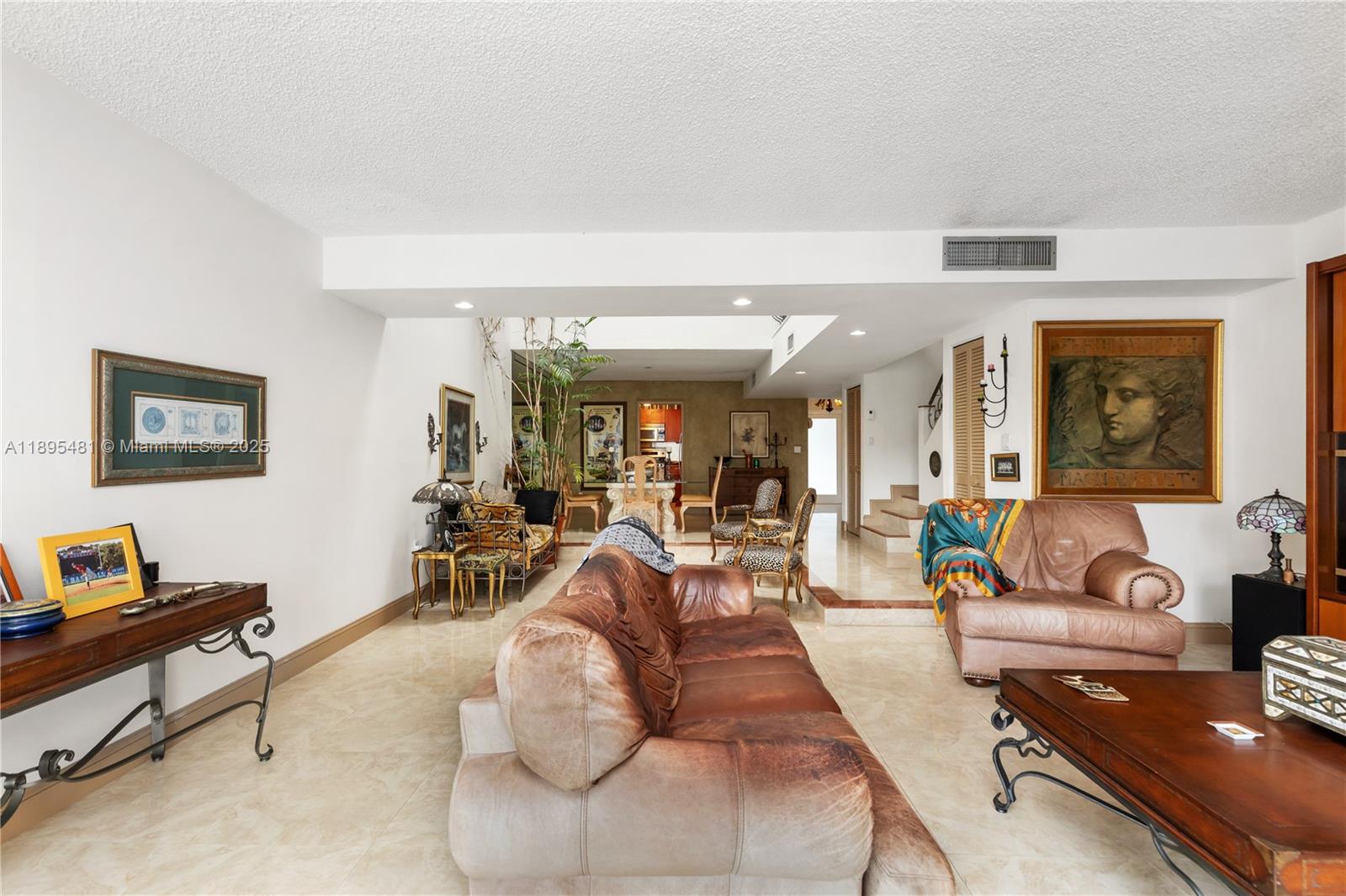 214 Poinciana Dr #204 Sunny Isles Beach, FL 33160