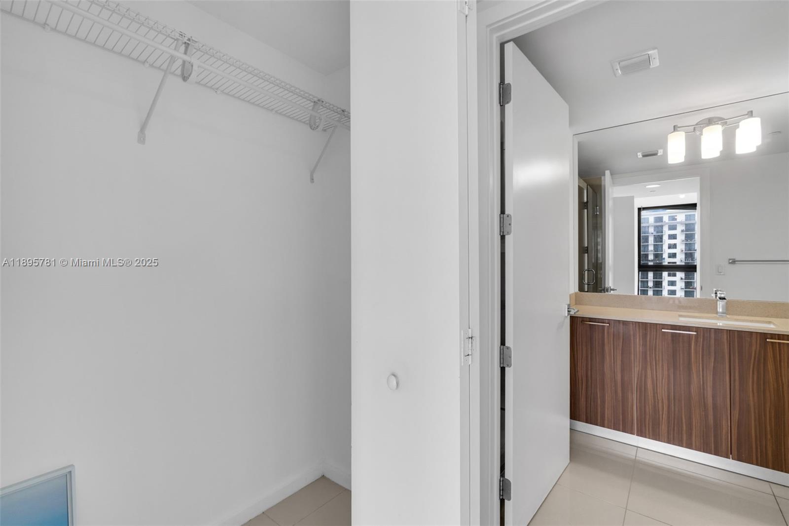 5252 NW 85th Ave #1505 Doral, FL 33166