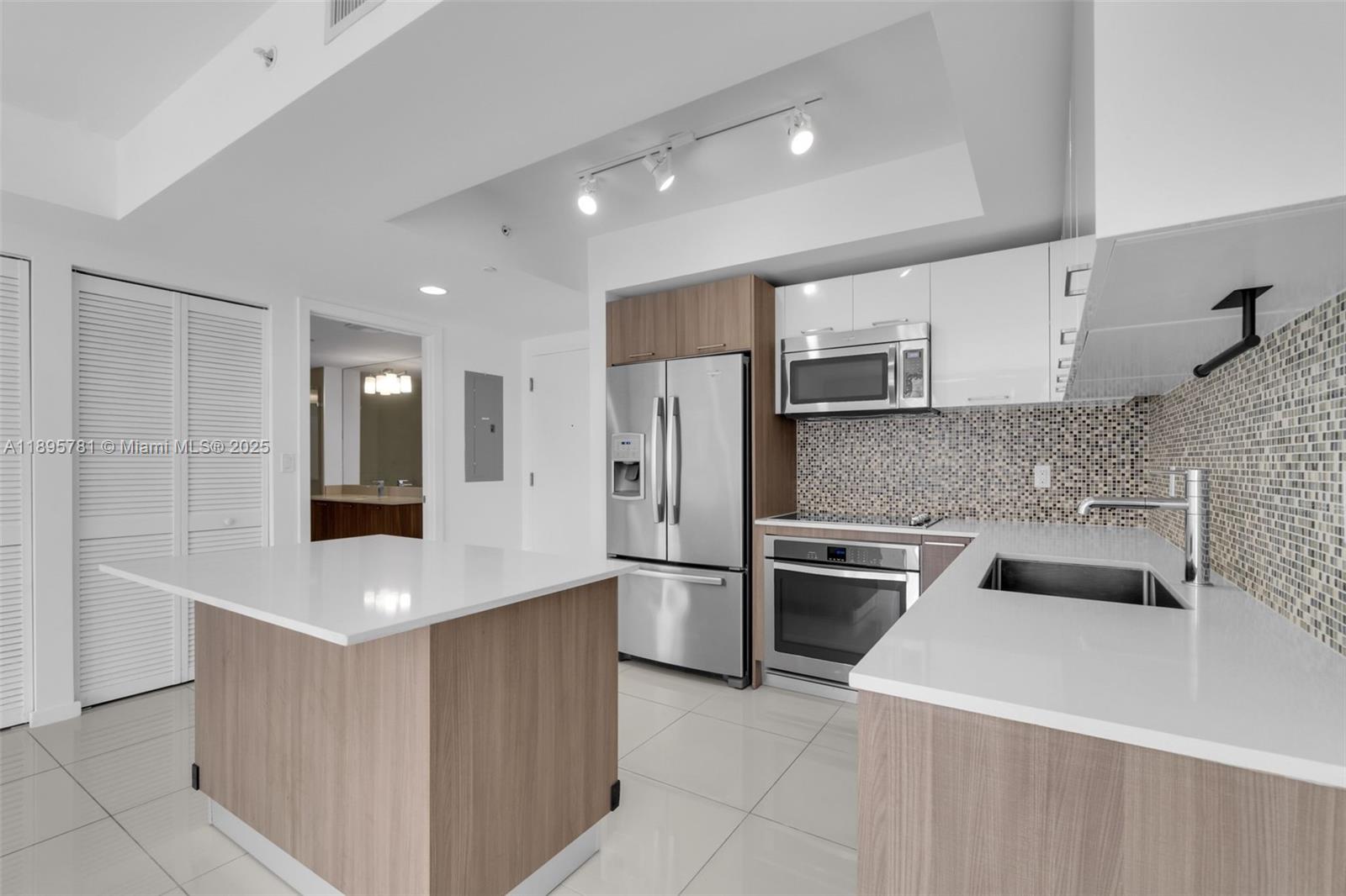 5252 NW 85th Ave #1505 Doral, FL 33166