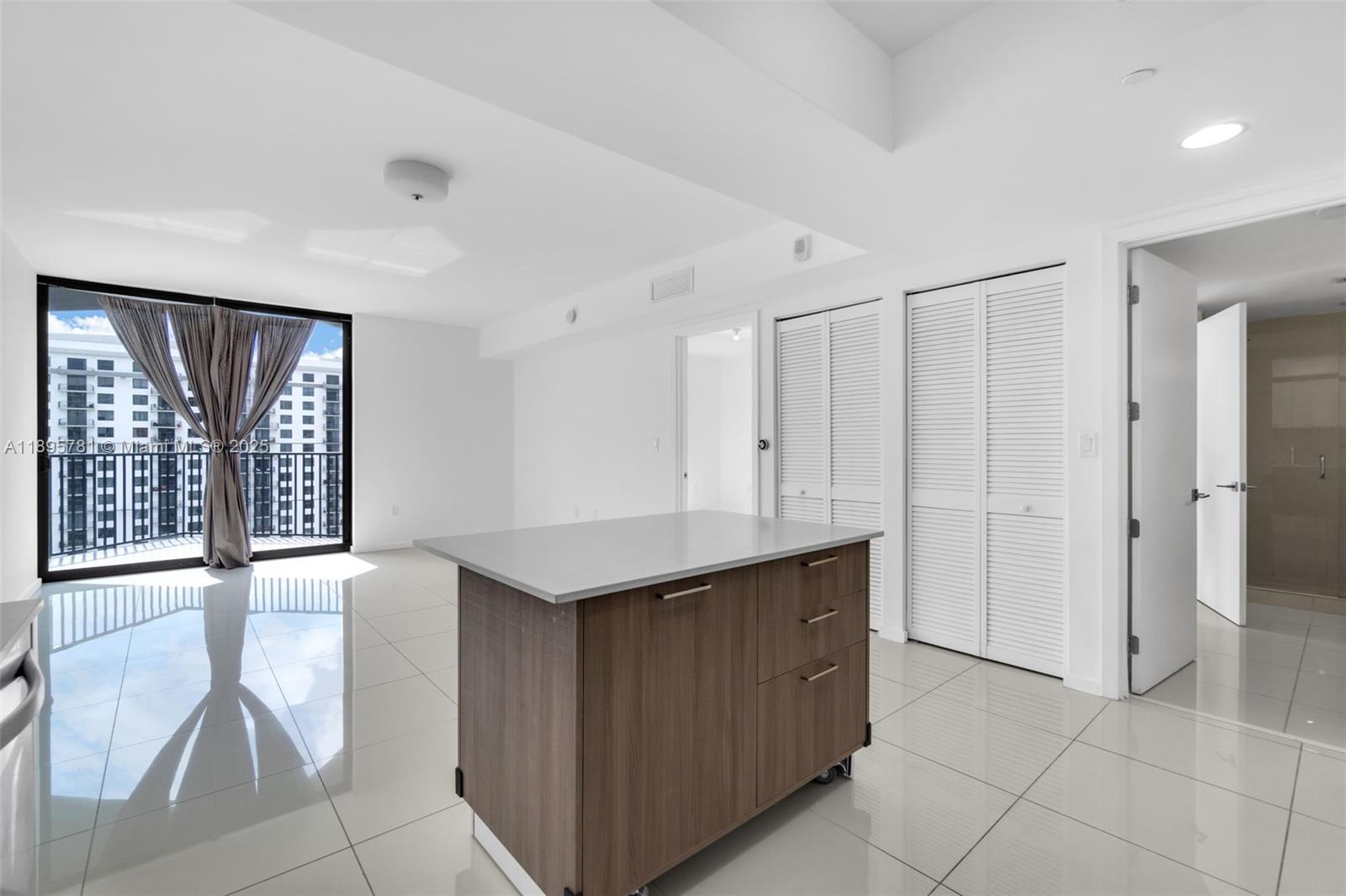 5252 NW 85th Ave #1505 Doral, FL 33166