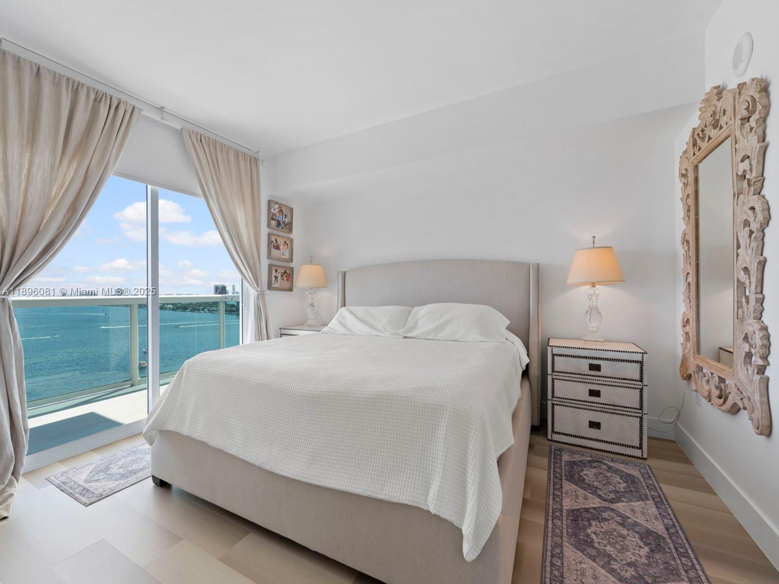 image 1800 Club Condo10