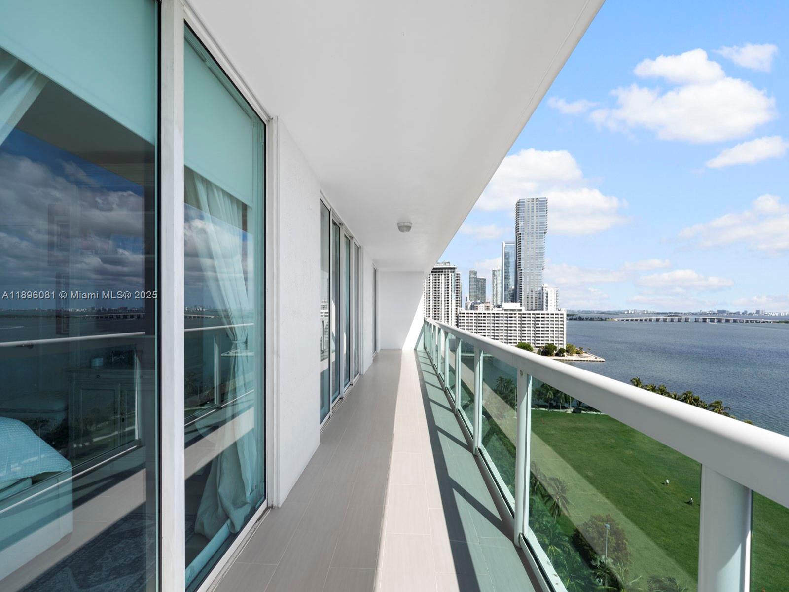 image 1800 Club Condo12