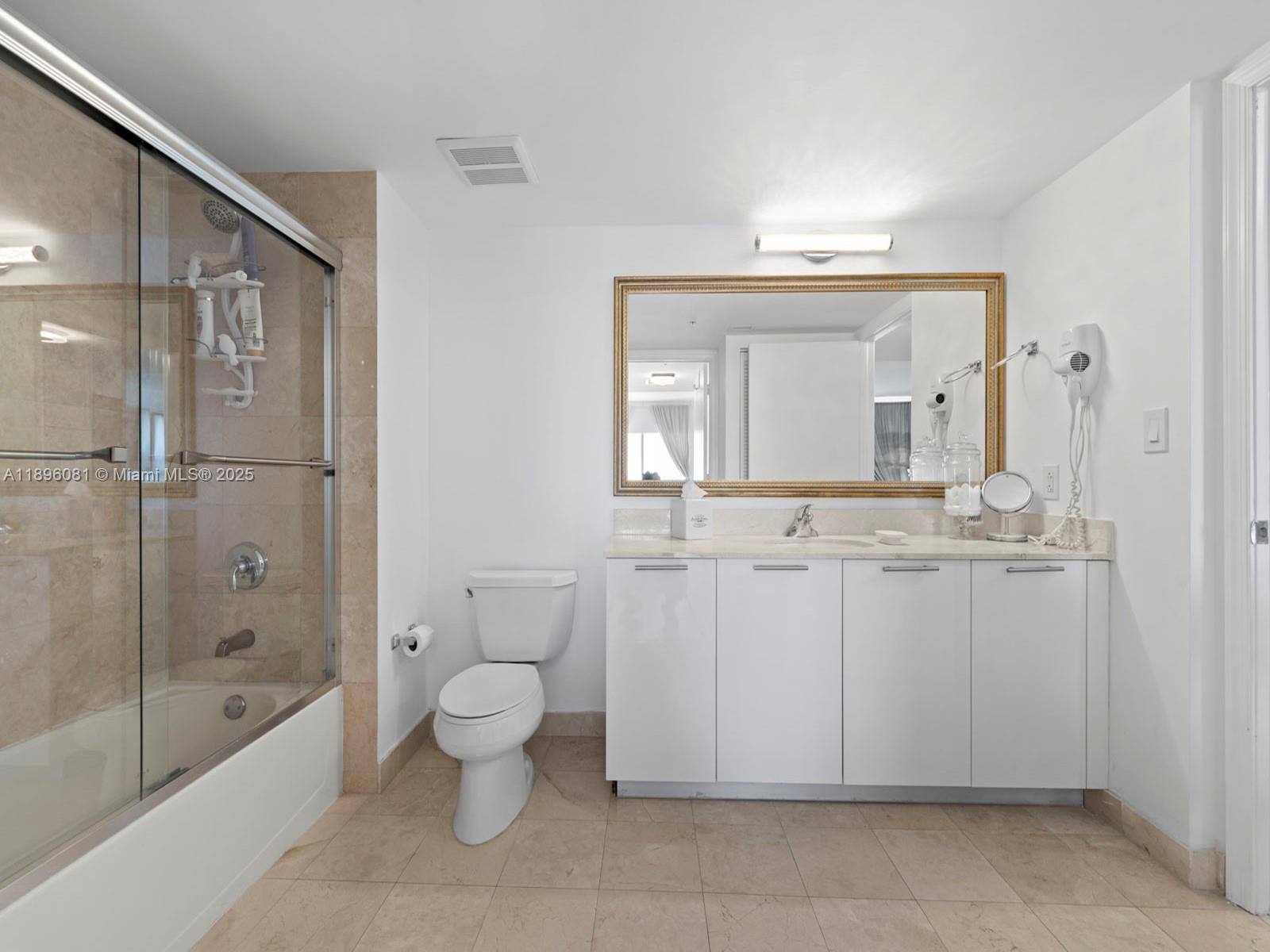 image 1800 Club Condo13