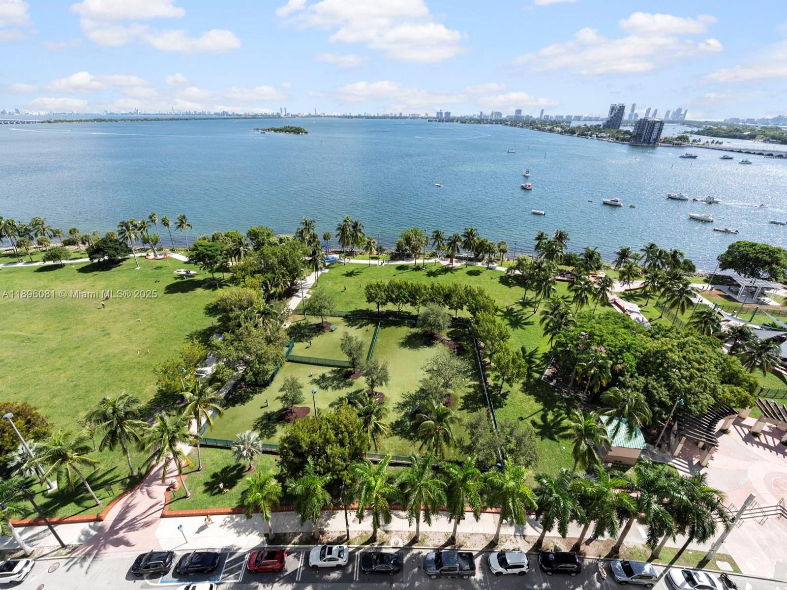 image 1800 Club Condo20