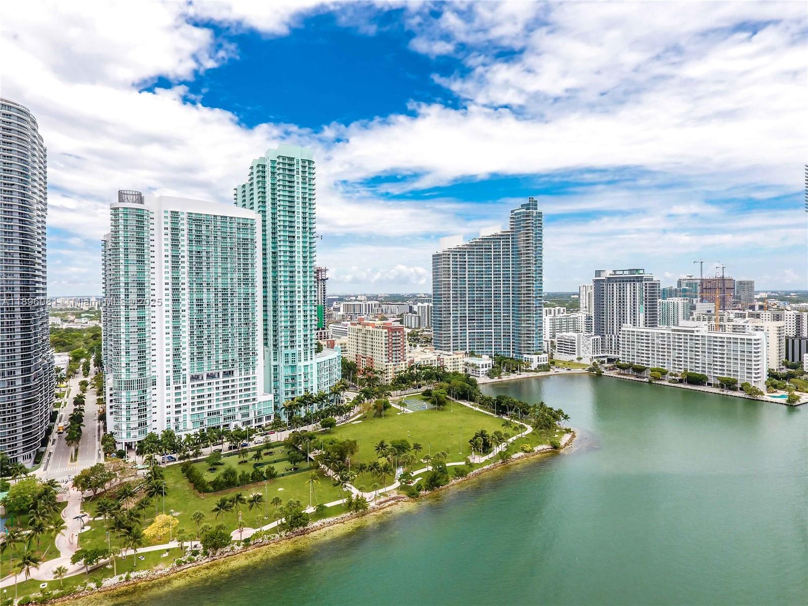 image 1800 Club Condo22