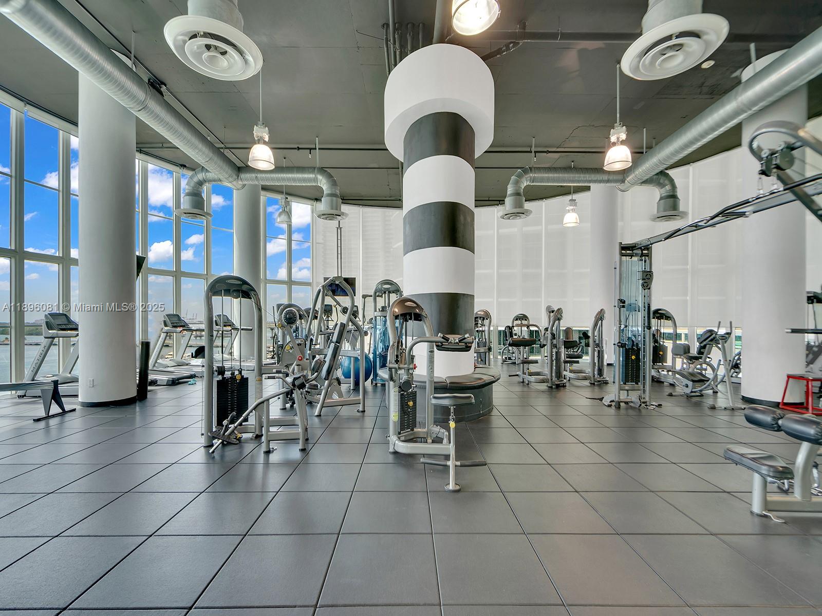 image 1800 Club Condo28