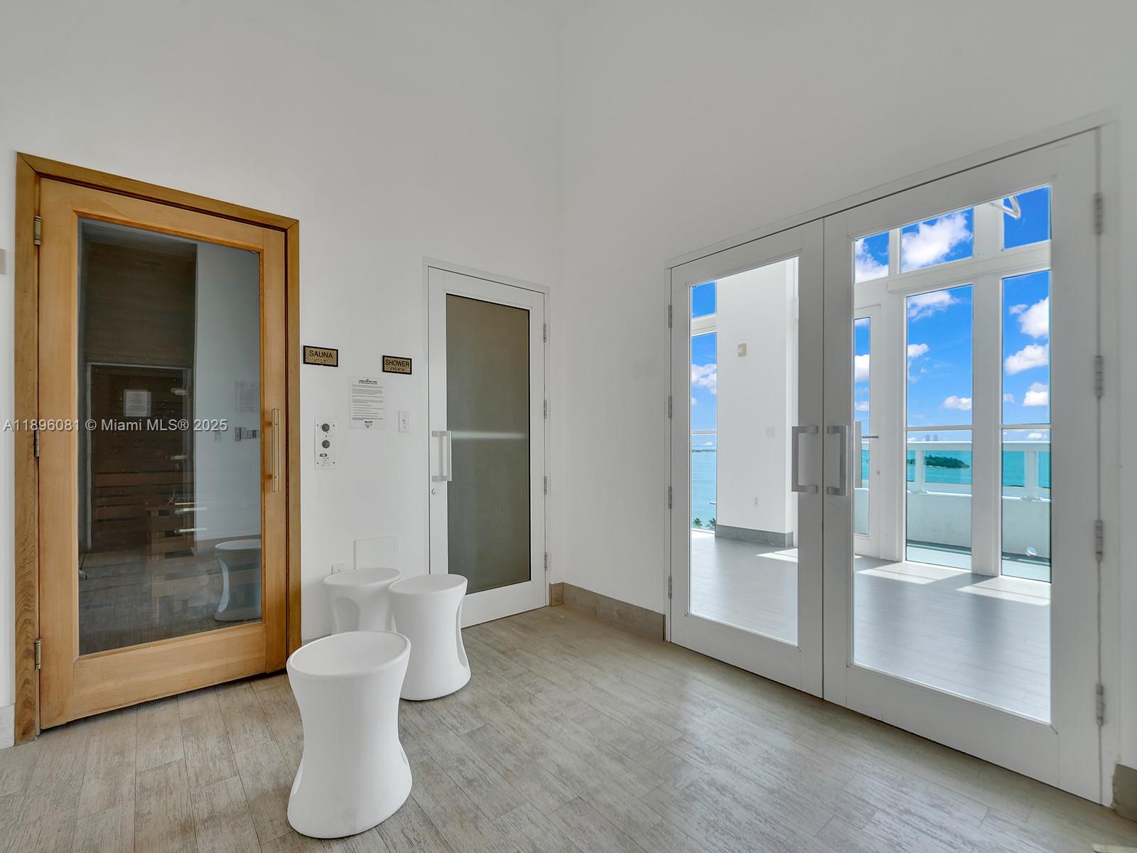 image 1800 Club Condo30