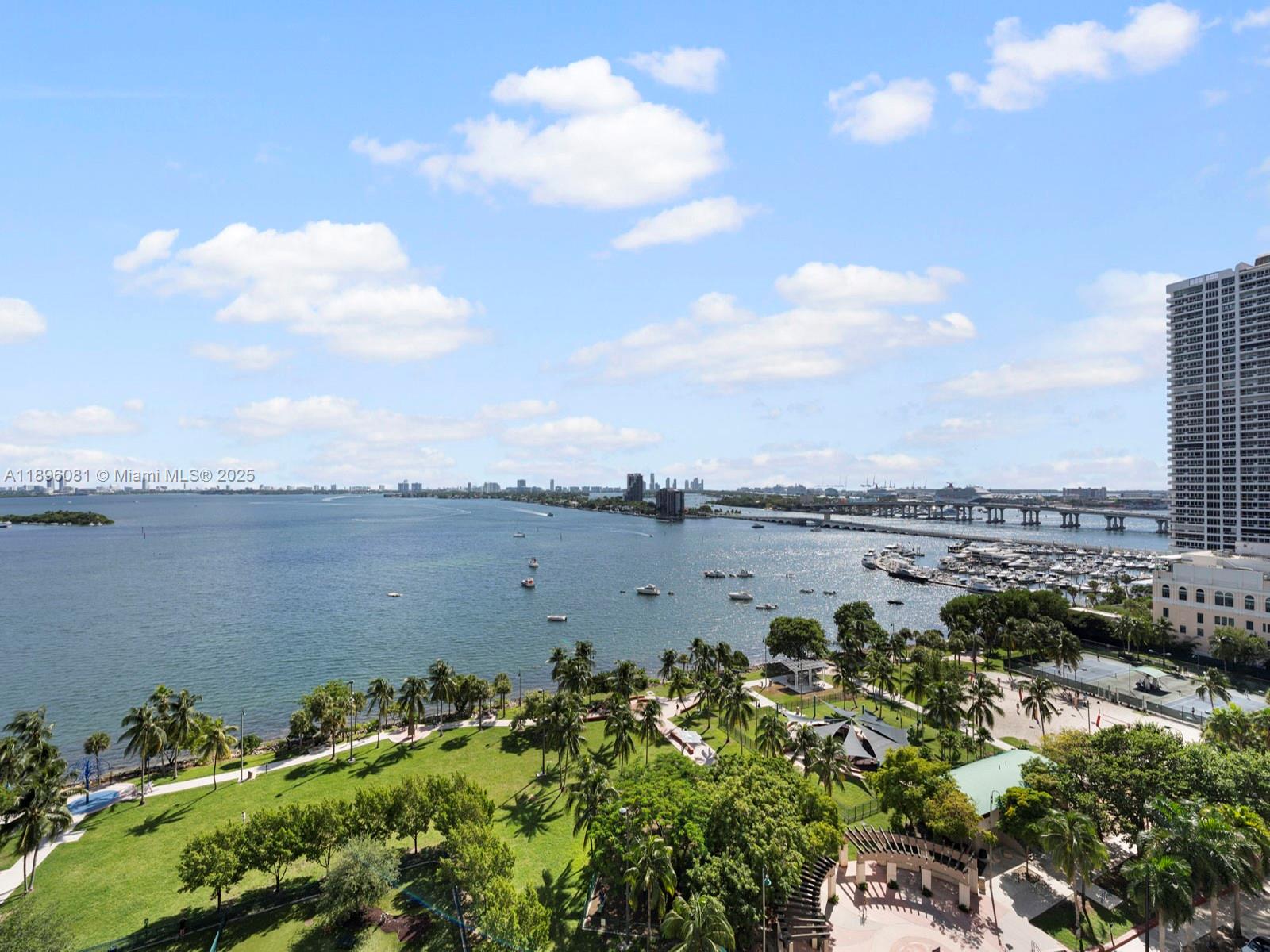 image 1800 Club Condo3