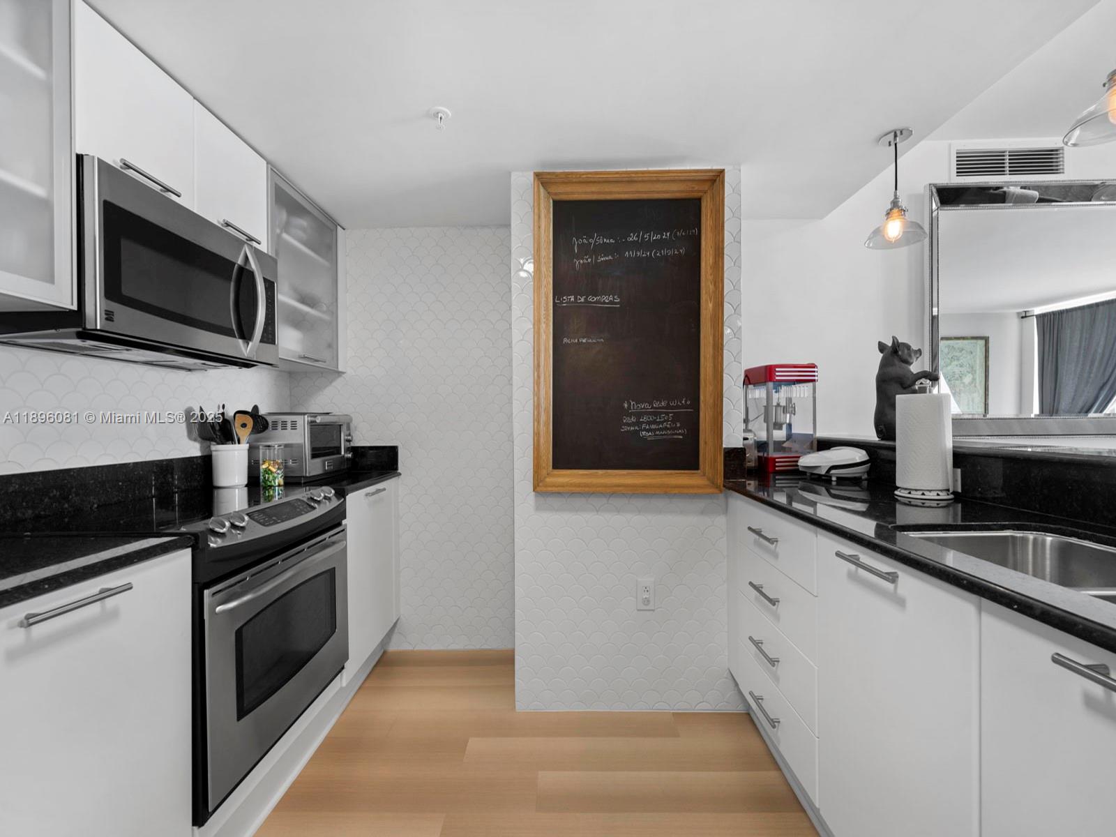 image 1800 Club Condo6