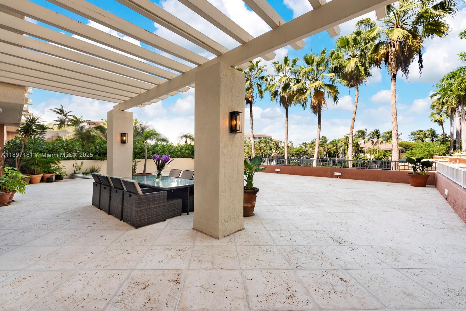 765 Crandon Blvd #102