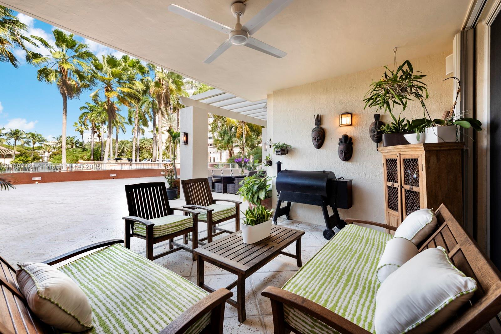 765 Crandon Blvd #102 Key Biscayne, FL 33149