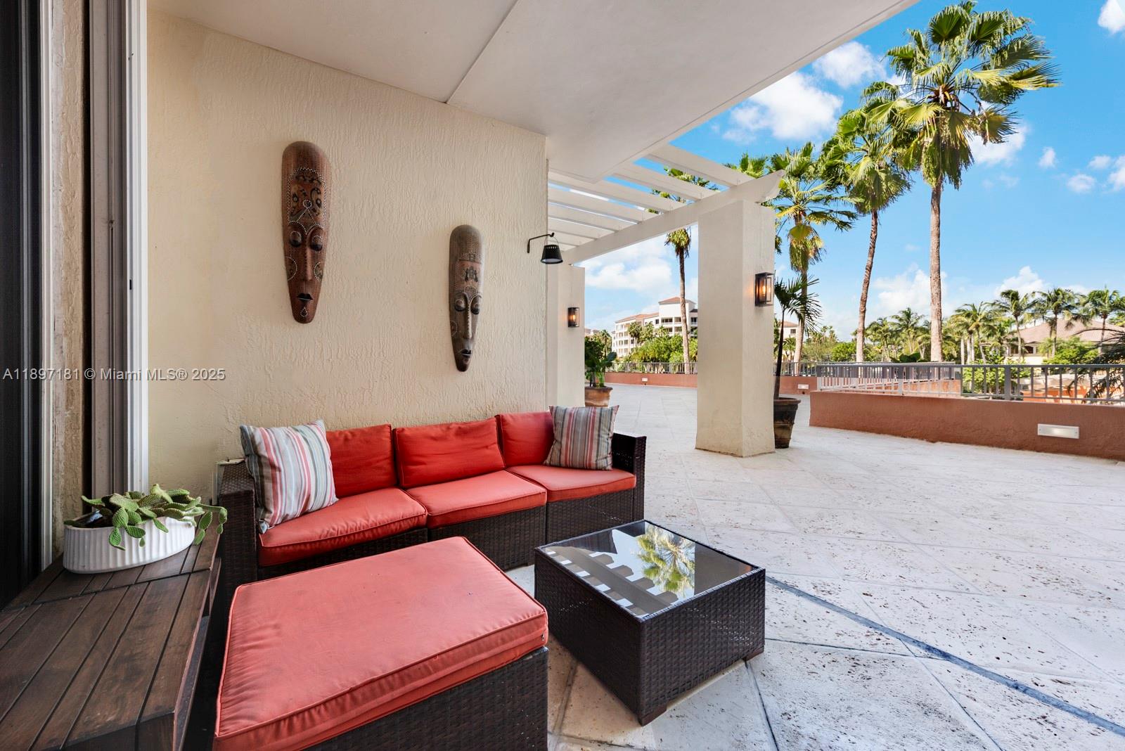 765 Crandon Blvd #102 Key Biscayne, FL 33149