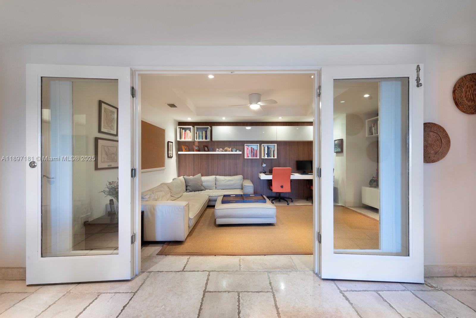 765 Crandon Blvd #102 Key Biscayne, FL 33149