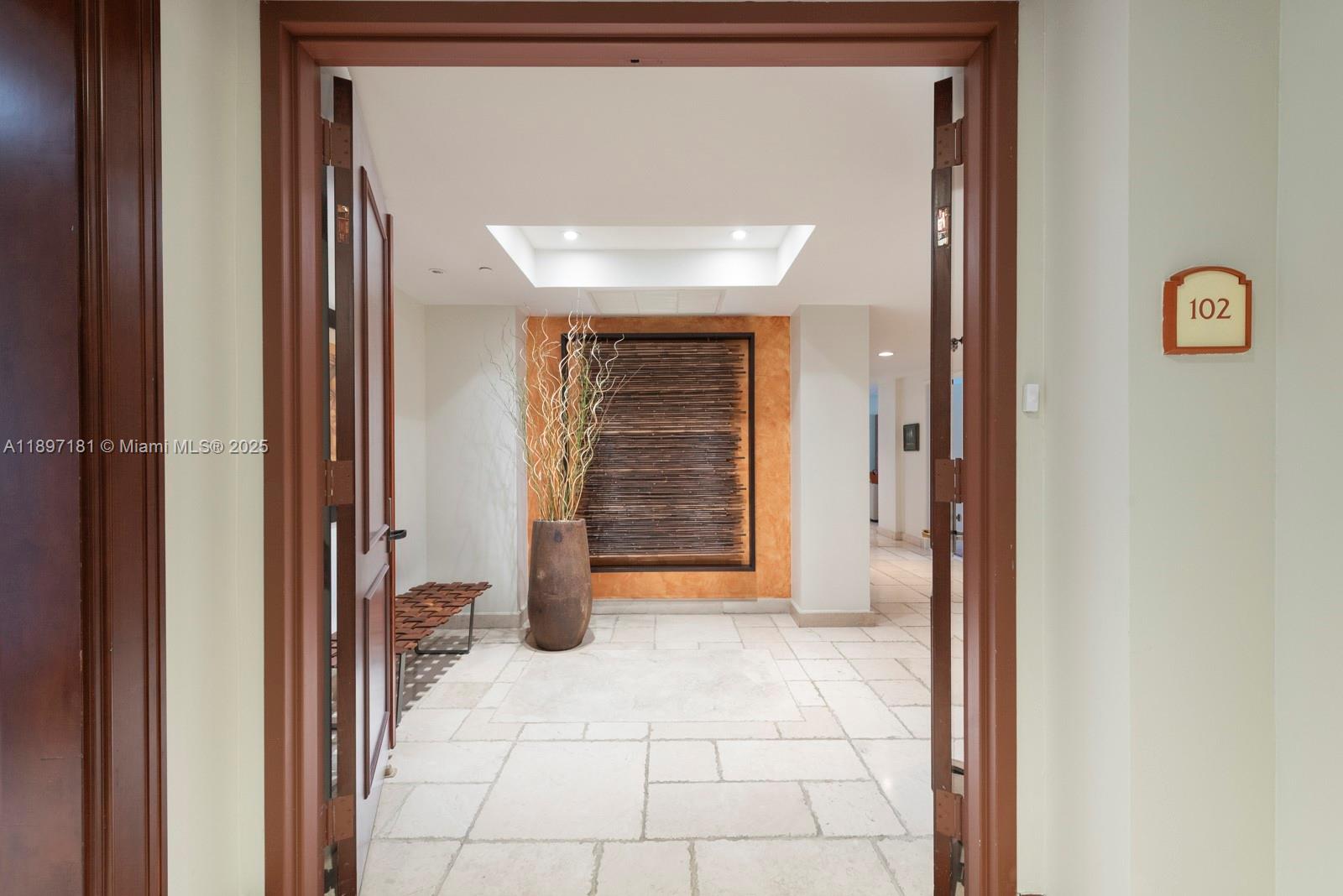 765 Crandon Blvd #102 Key Biscayne, FL 33149