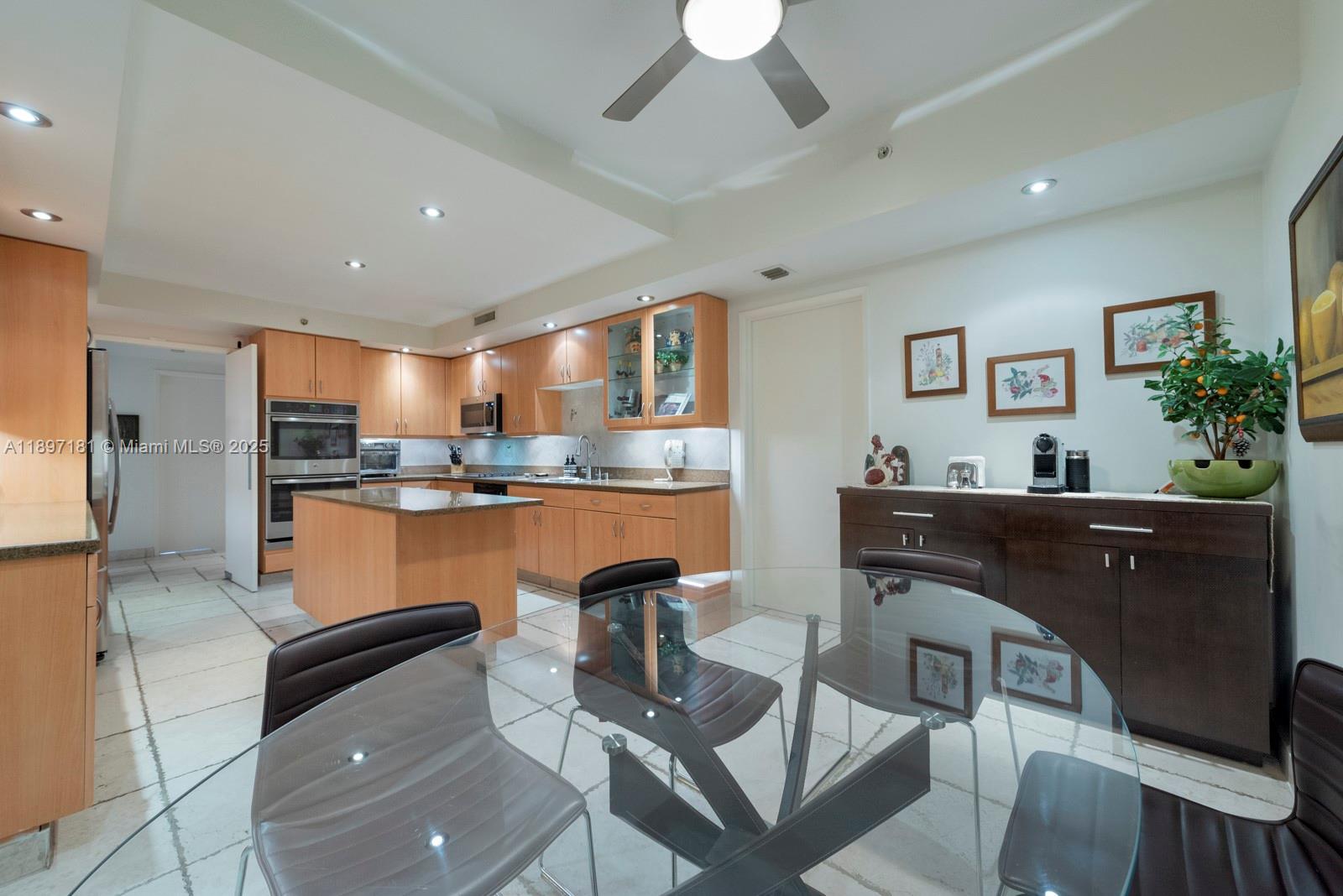 765 Crandon Blvd #102 Key Biscayne, FL 33149