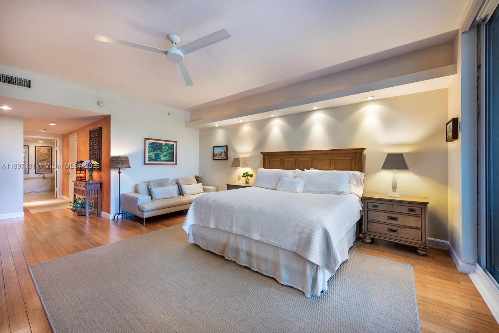 765 Crandon Blvd #102 Key Biscayne, FL 33149