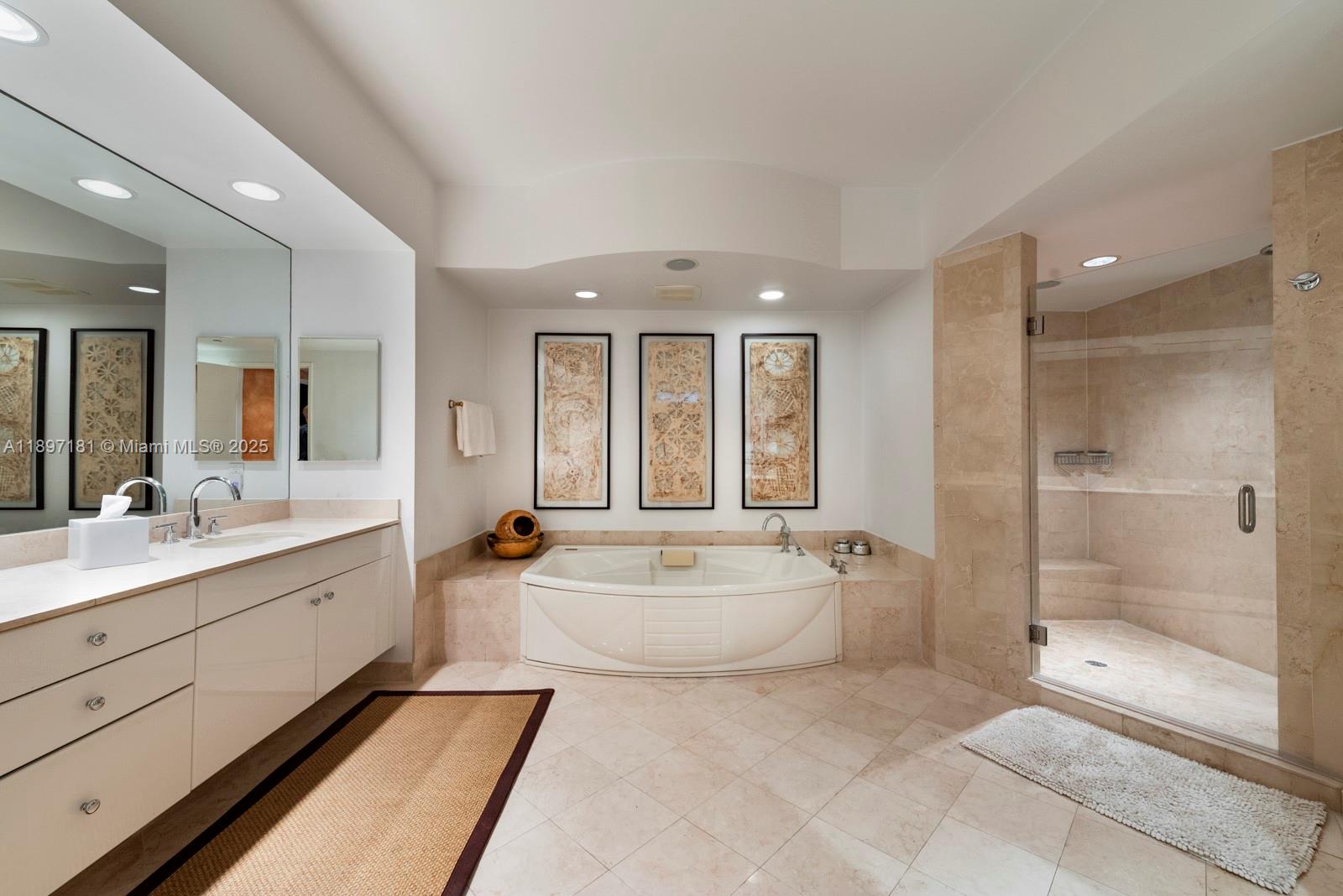 765 Crandon Blvd #102 Key Biscayne, FL 33149