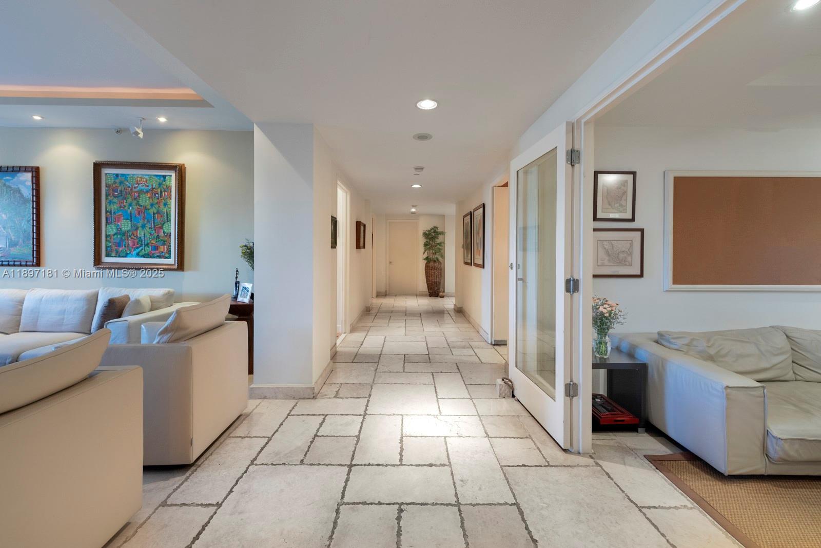 765 Crandon Blvd #102 Key Biscayne, FL 33149