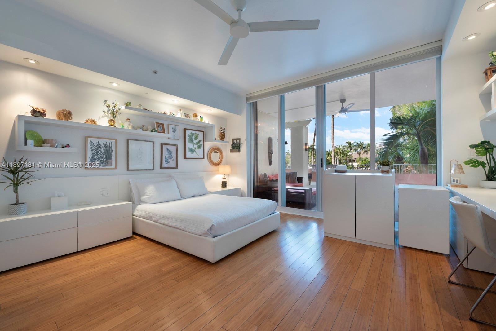 765 Crandon Blvd #102 Key Biscayne, FL 33149