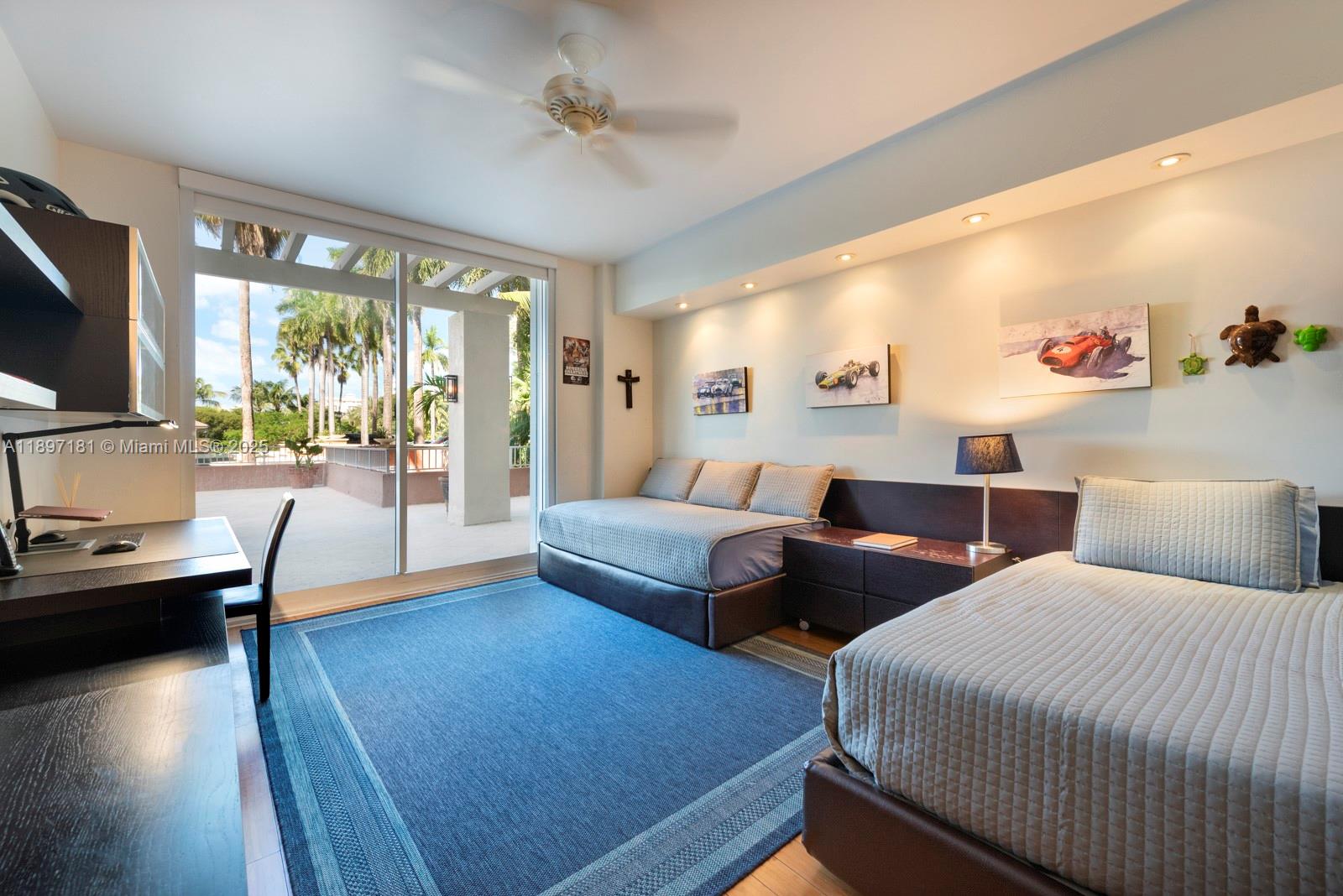 765 Crandon Blvd #102 Key Biscayne, FL 33149