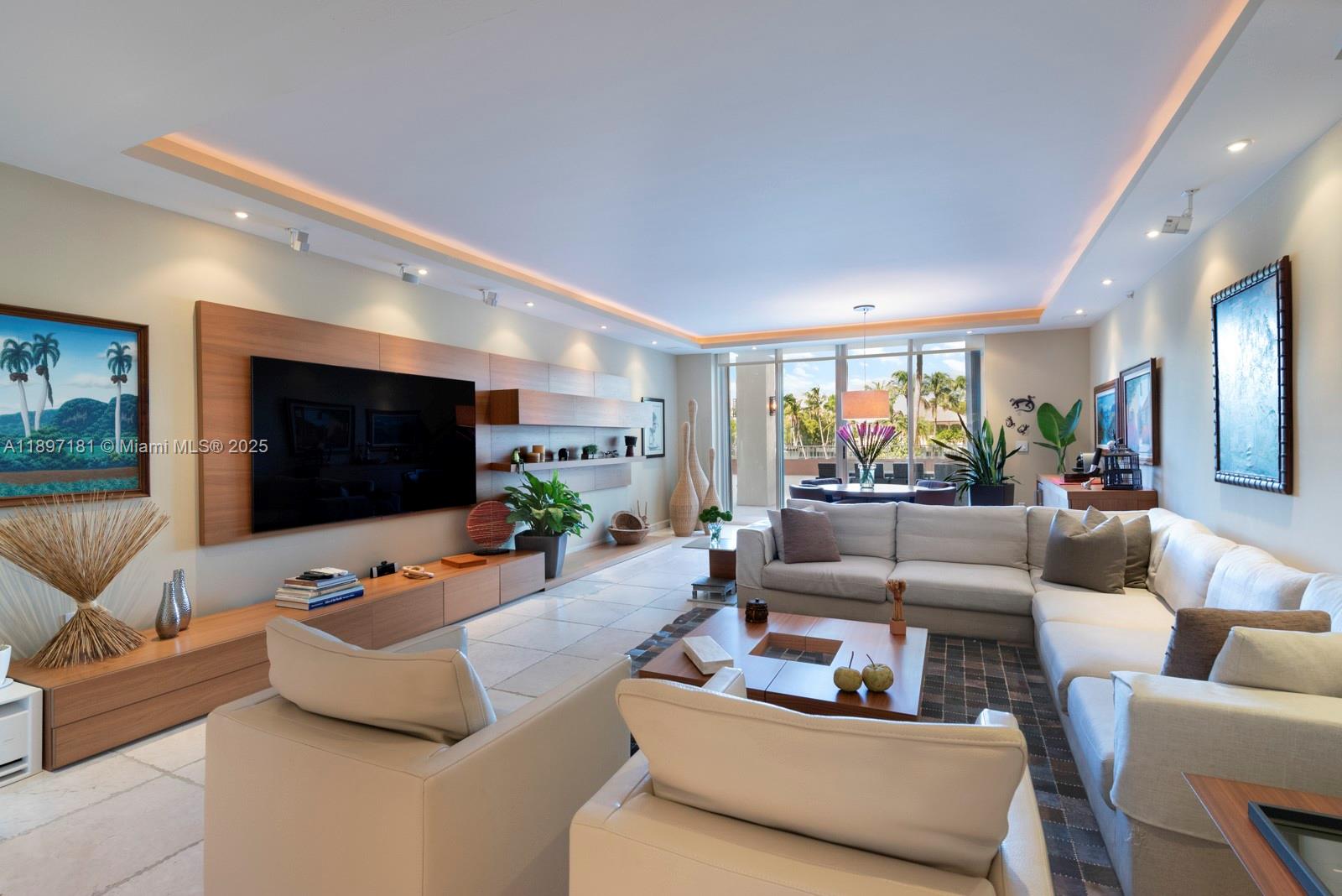 765 Crandon Blvd #102 Key Biscayne, FL 33149