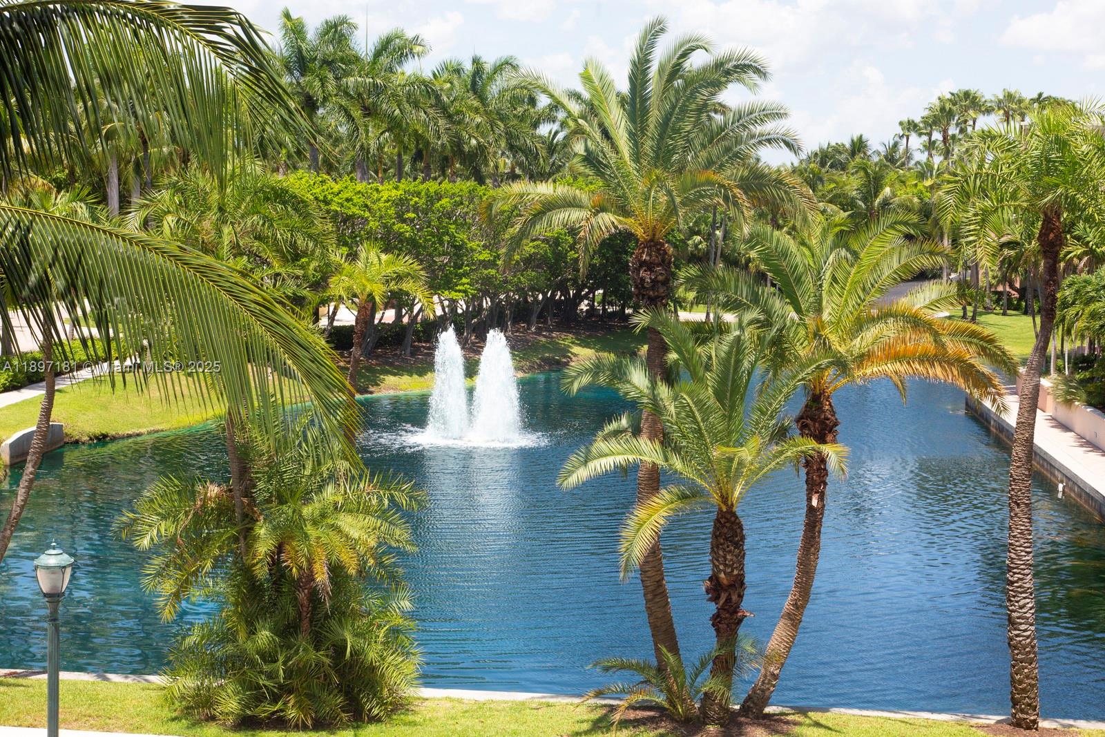 765 Crandon Blvd #102 Key Biscayne, FL 33149