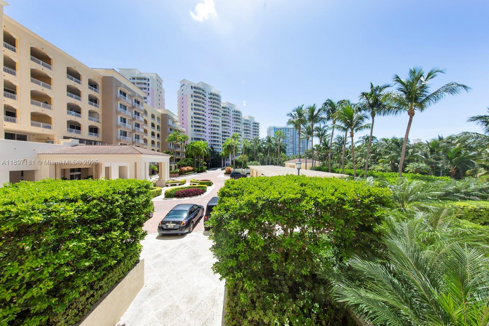 765 Crandon Blvd #102 Key Biscayne, FL 33149