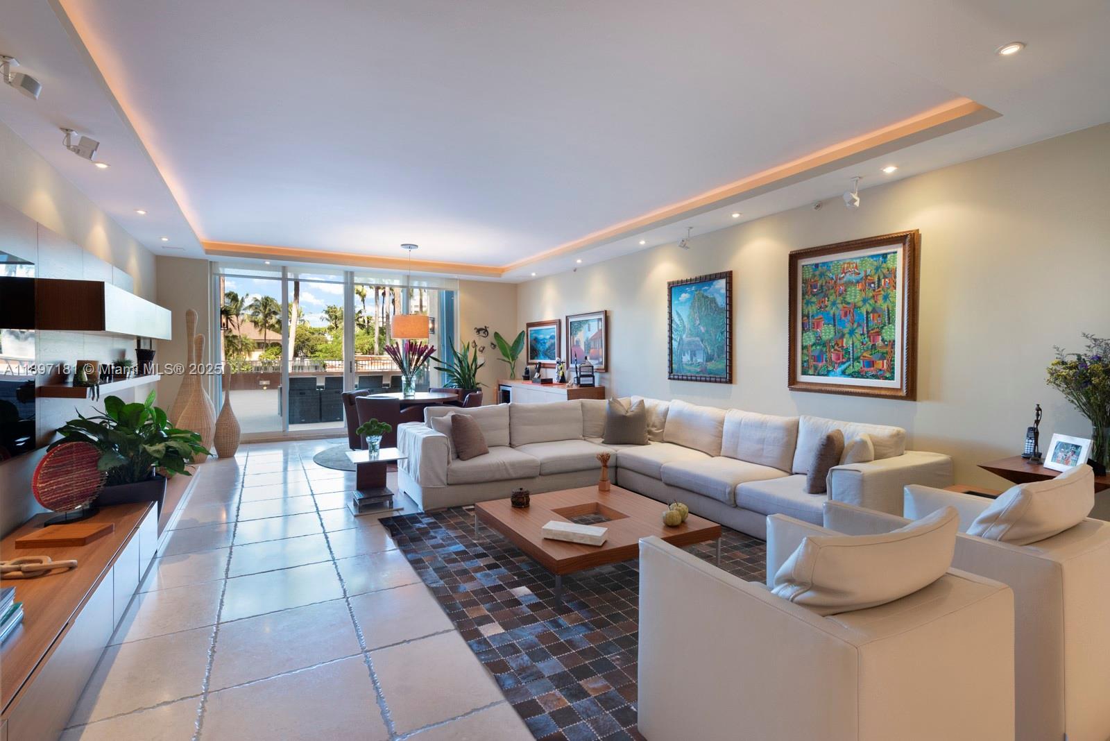 765 Crandon Blvd #102 Key Biscayne, FL 33149