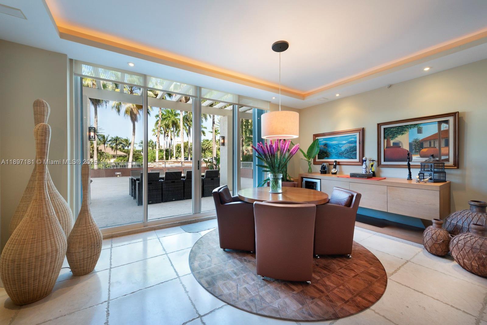 765 Crandon Blvd #102 Key Biscayne, FL 33149