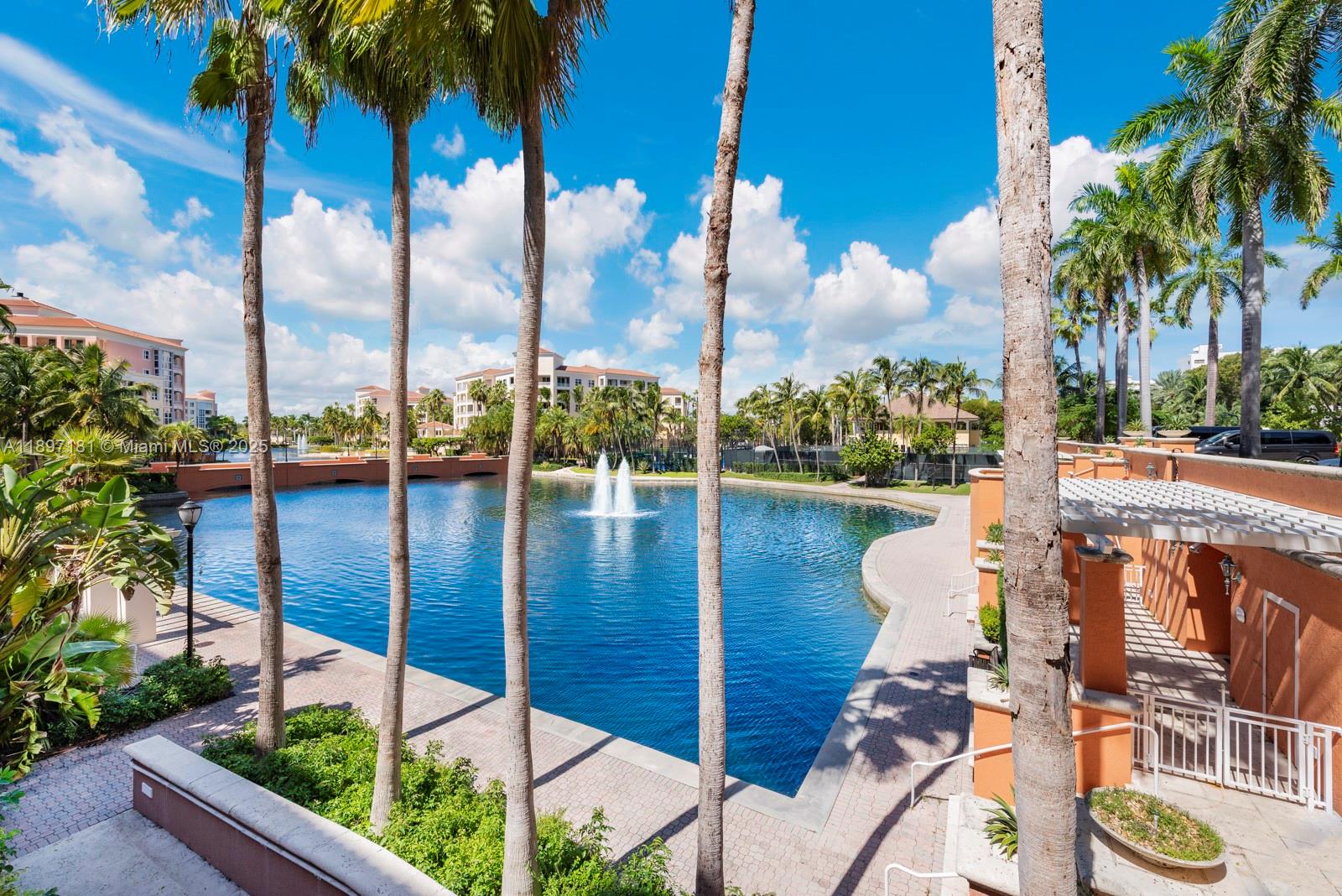 765 Crandon Blvd #102 Key Biscayne, FL 33149