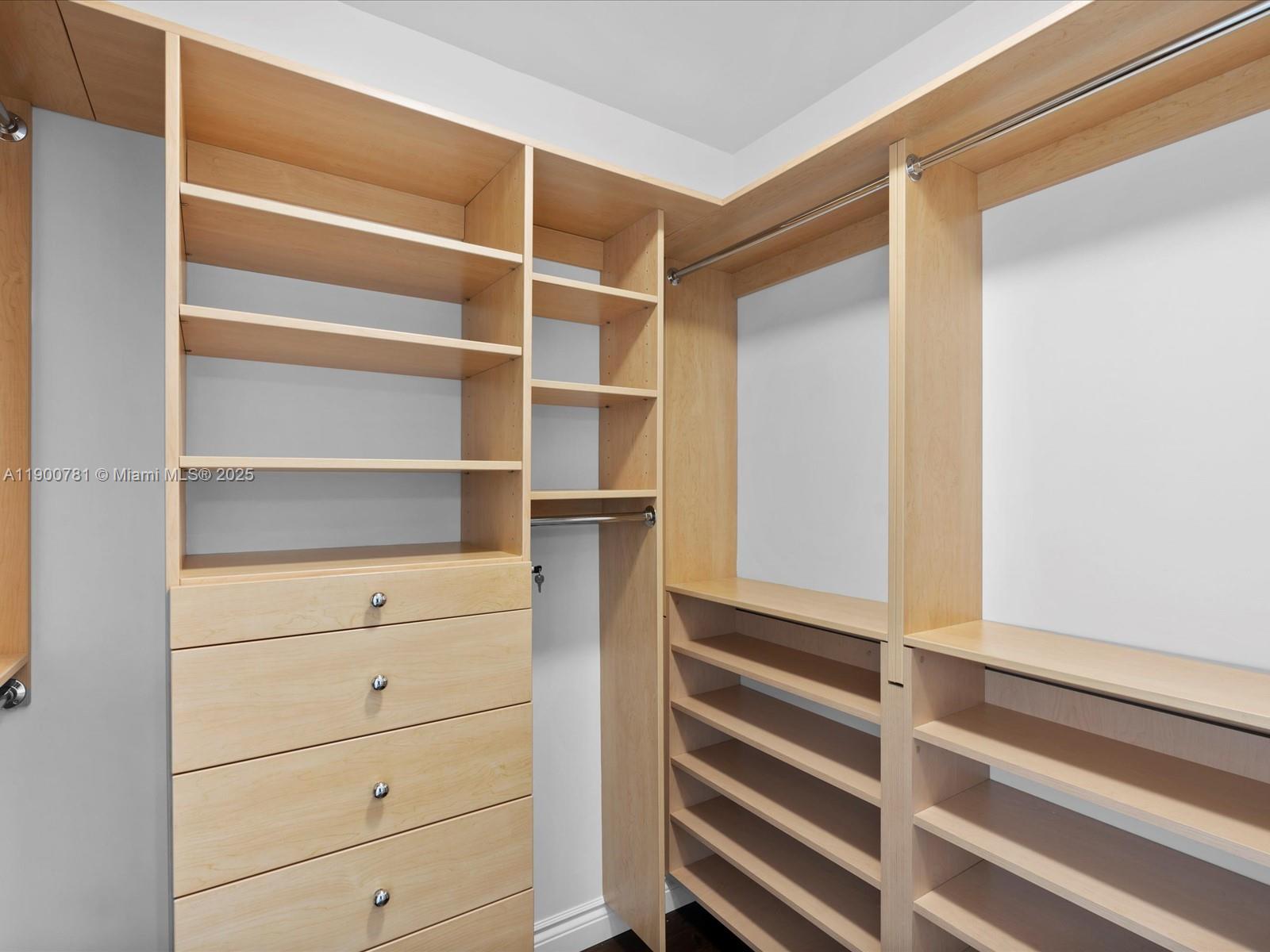 3370 Hidden Bay Dr #3113 Aventura, FL 33180