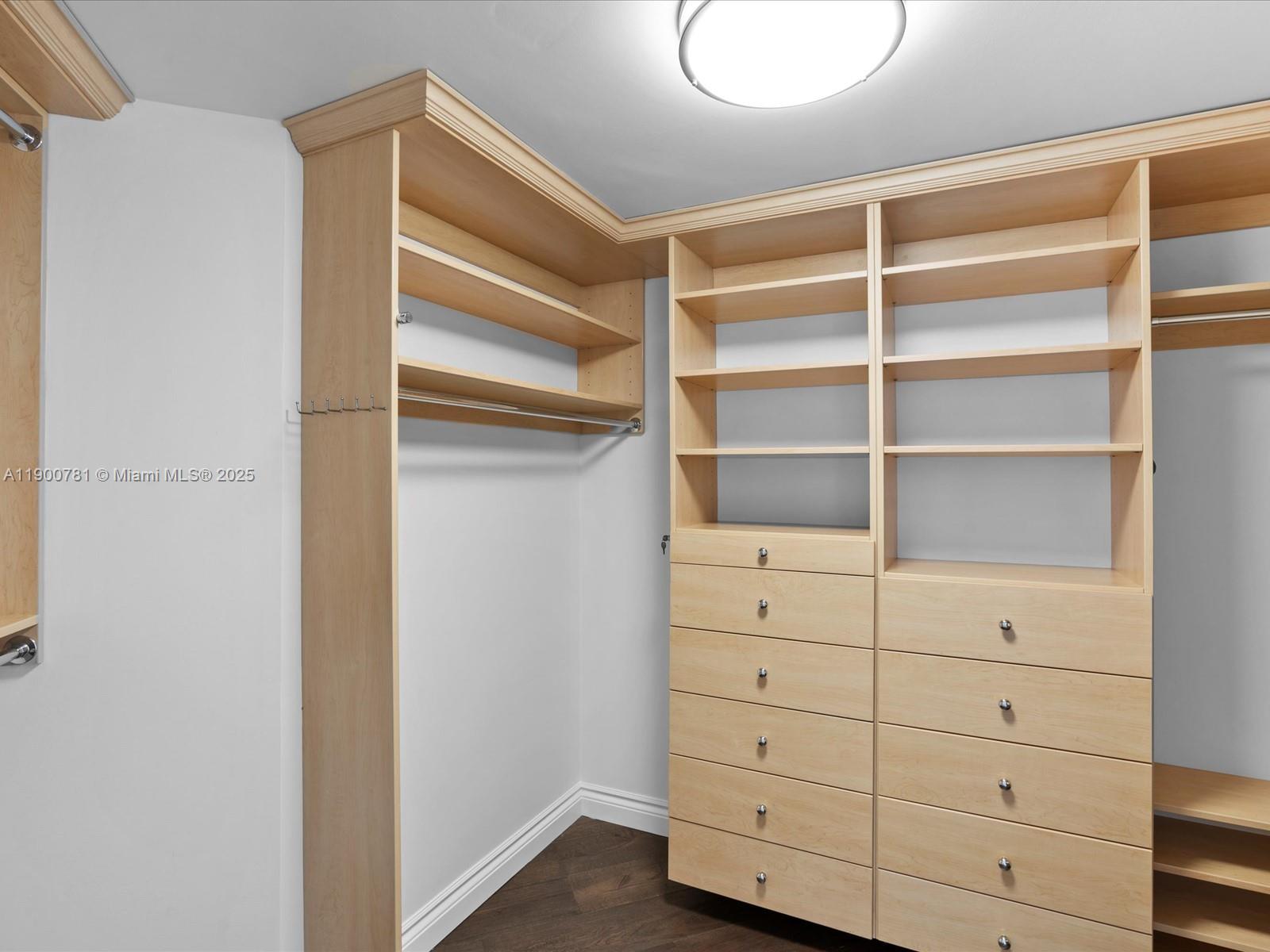 3370 Hidden Bay Dr #3113 Aventura, FL 33180