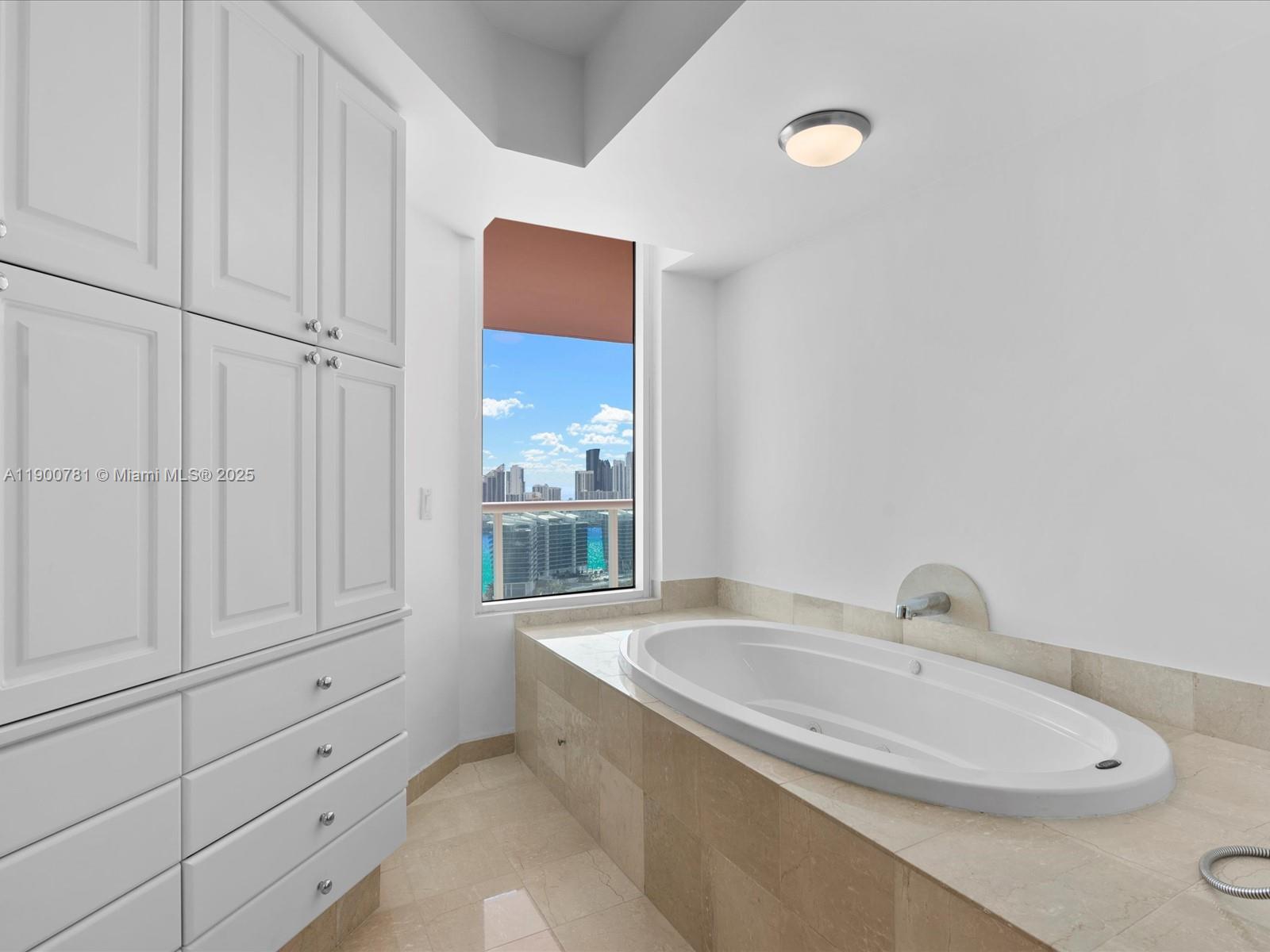 3370 Hidden Bay Dr #3113 Aventura, FL 33180