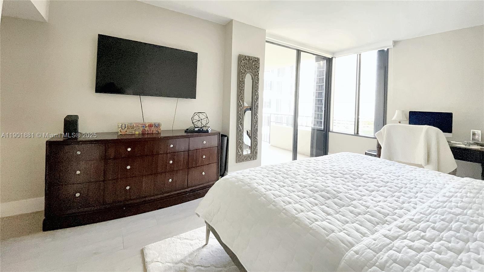 520 Brickell Key Dr #A1010 Miami, FL 33131 520 Brickell Key Dr #A1010 Miami, FL 33131