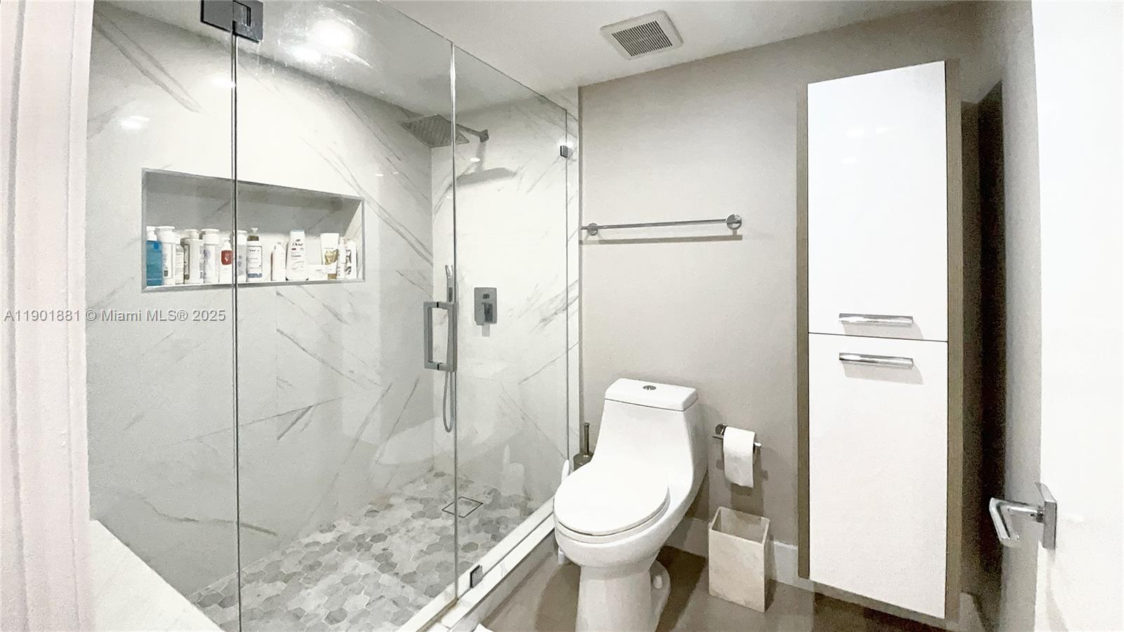 520 Brickell Key Dr #A1010 Miami, FL 33131 520 Brickell Key Dr #A1010 Miami, FL 33131