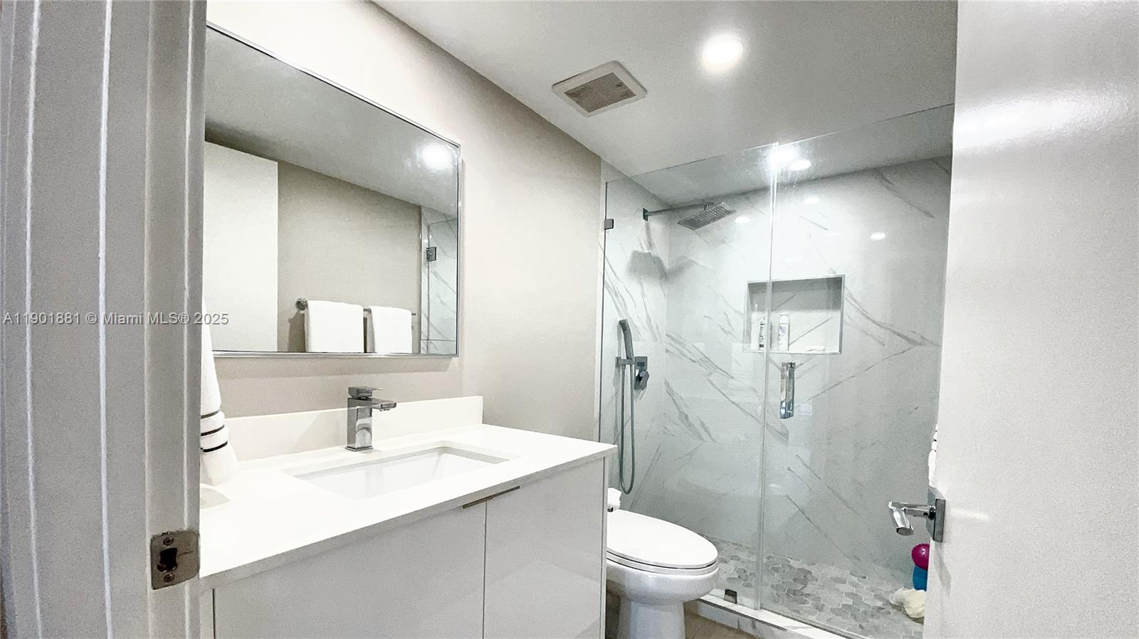 520 Brickell Key Dr #A1010 Miami, FL 33131 520 Brickell Key Dr #A1010 Miami, FL 33131