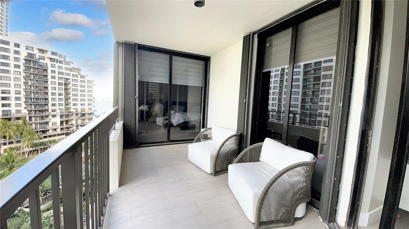 520 Brickell Key Dr #A1010 Miami, FL 33131 520 Brickell Key Dr #A1010 Miami, FL 33131